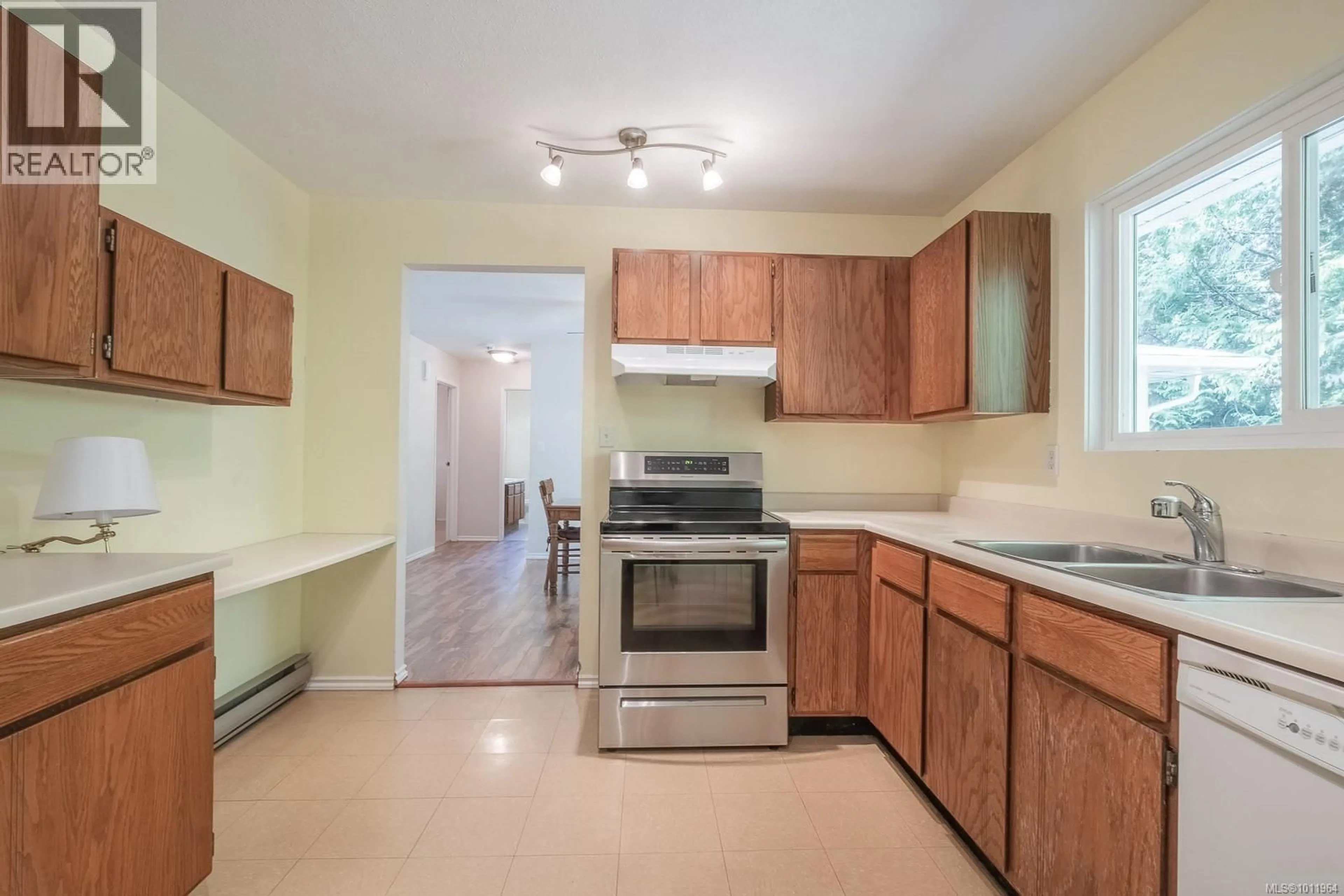 Standard kitchen, unknown for 655 DOGWOOD ROAD, Qualicum Beach British Columbia V9K1A9