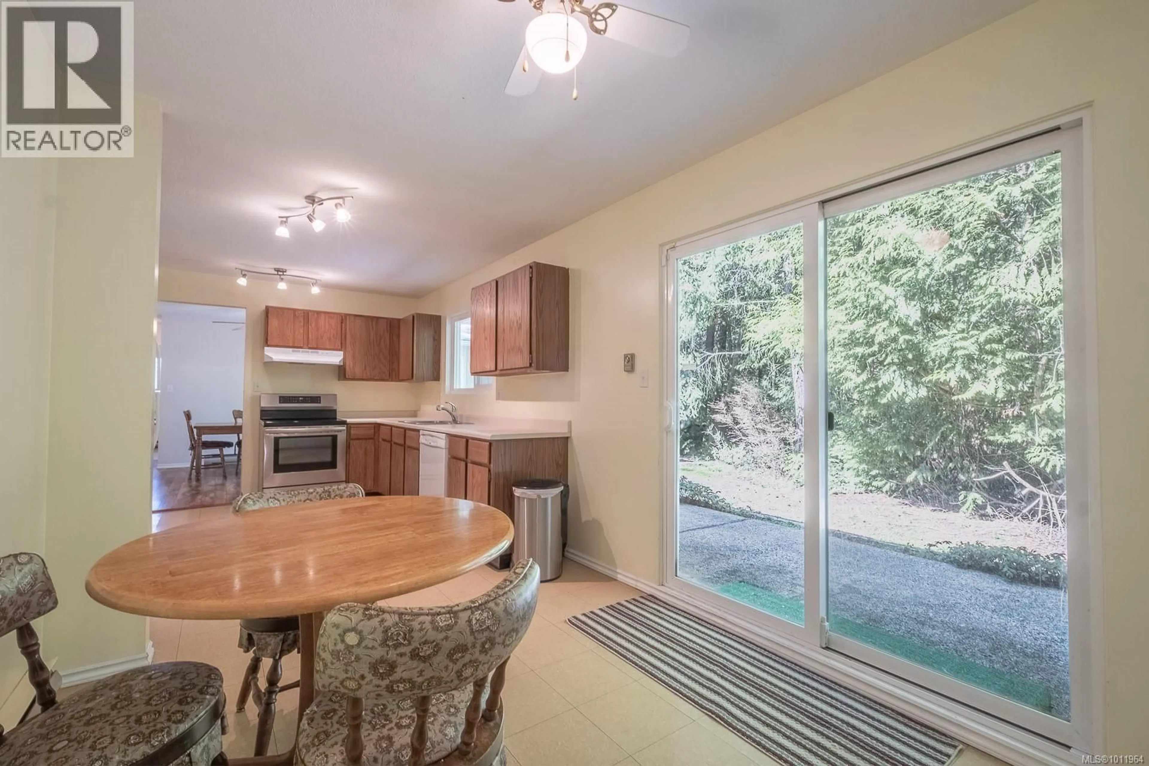 Open concept kitchen, unknown for 655 DOGWOOD ROAD, Qualicum Beach British Columbia V9K1A9
