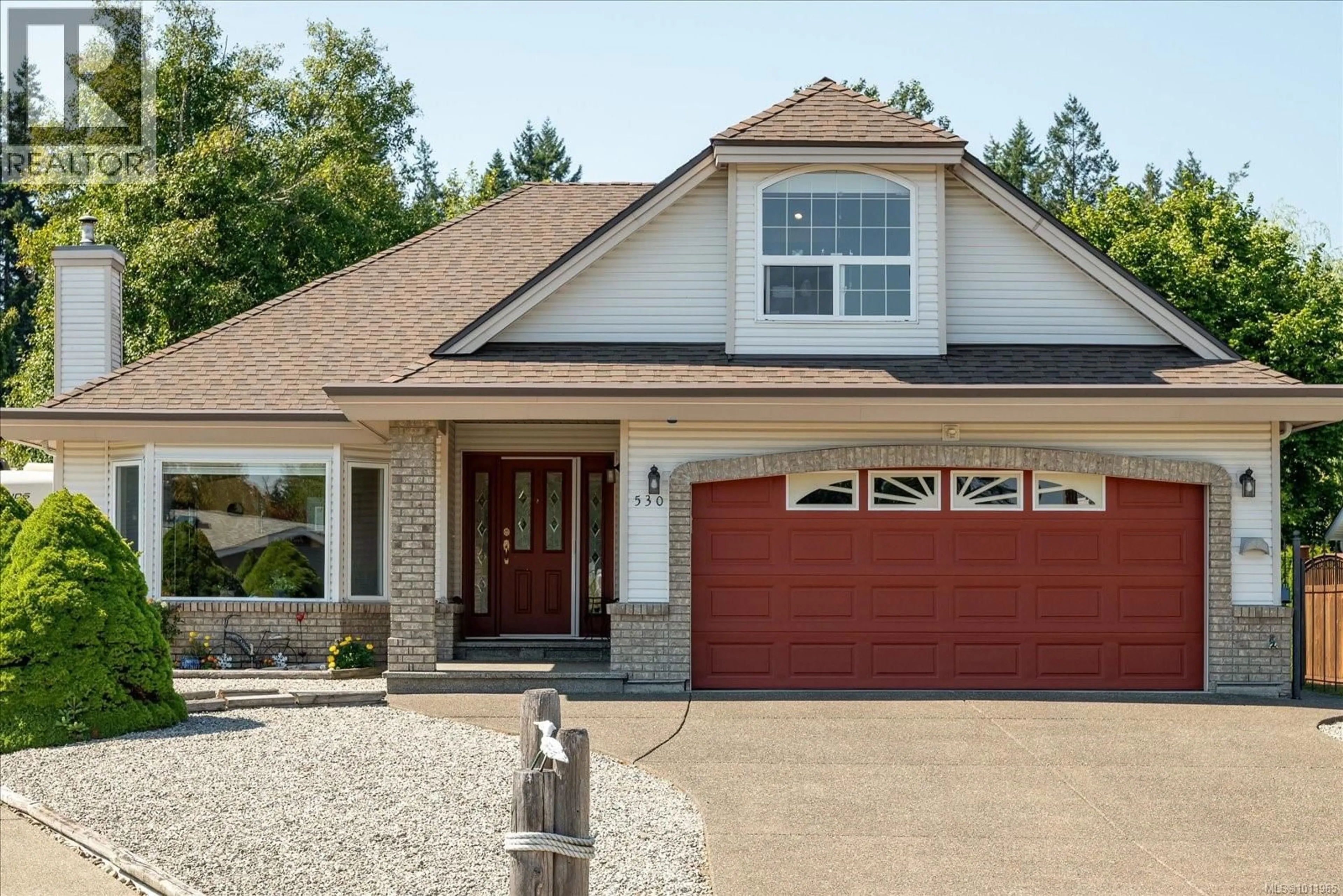 Home with vinyl exterior material, street for 530 DALMATIAN DRIVE, French Creek British Columbia V9P1Y4