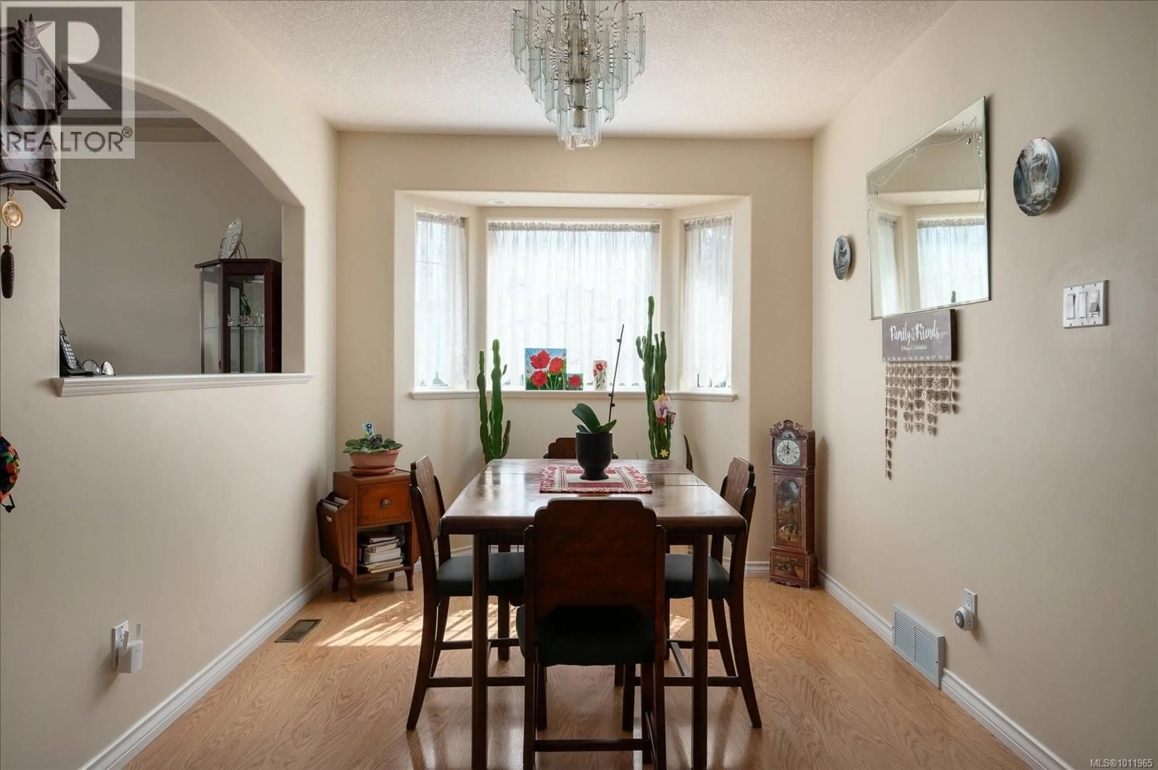 Dining room, unknown for 530 DALMATIAN DRIVE, French Creek British Columbia V9P1Y4