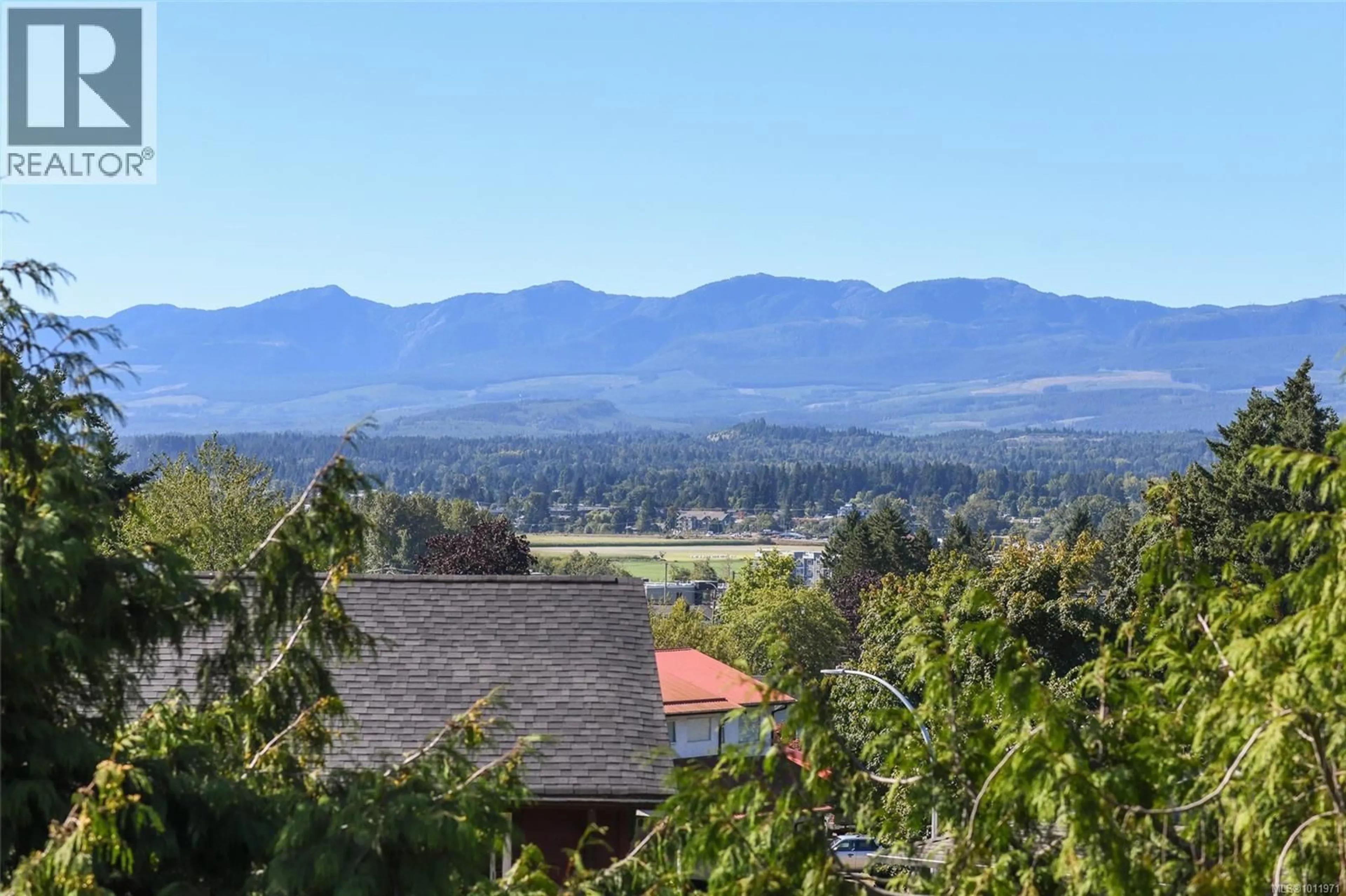 A pic from outside/outdoor area/front of a property/back of a property/a pic from drone, mountain view for 265 PANORAMA PLACE, Courtenay British Columbia V9N5S4