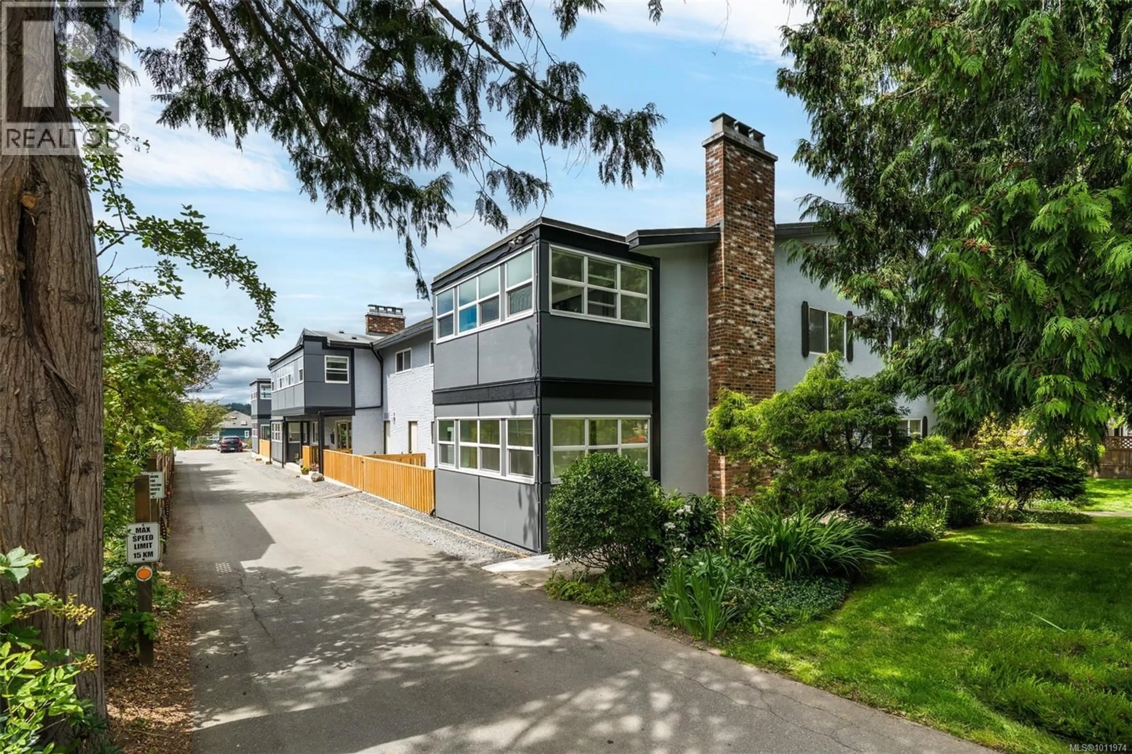 Home with vinyl exterior material, street for 203 - 3244 SEATON STREET, Saanich British Columbia V8Z3V7