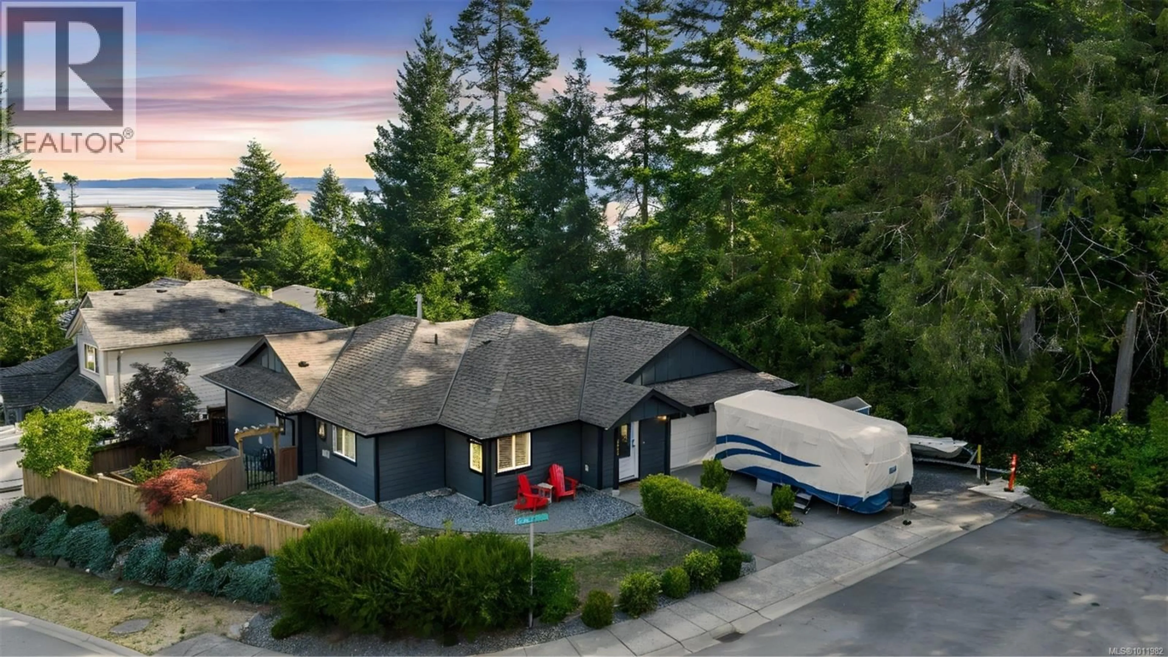 A pic from outside/outdoor area/front of a property/back of a property/a pic from drone, unknown for 1501 TREETOP CLOSE, Crofton British Columbia V0R1R0