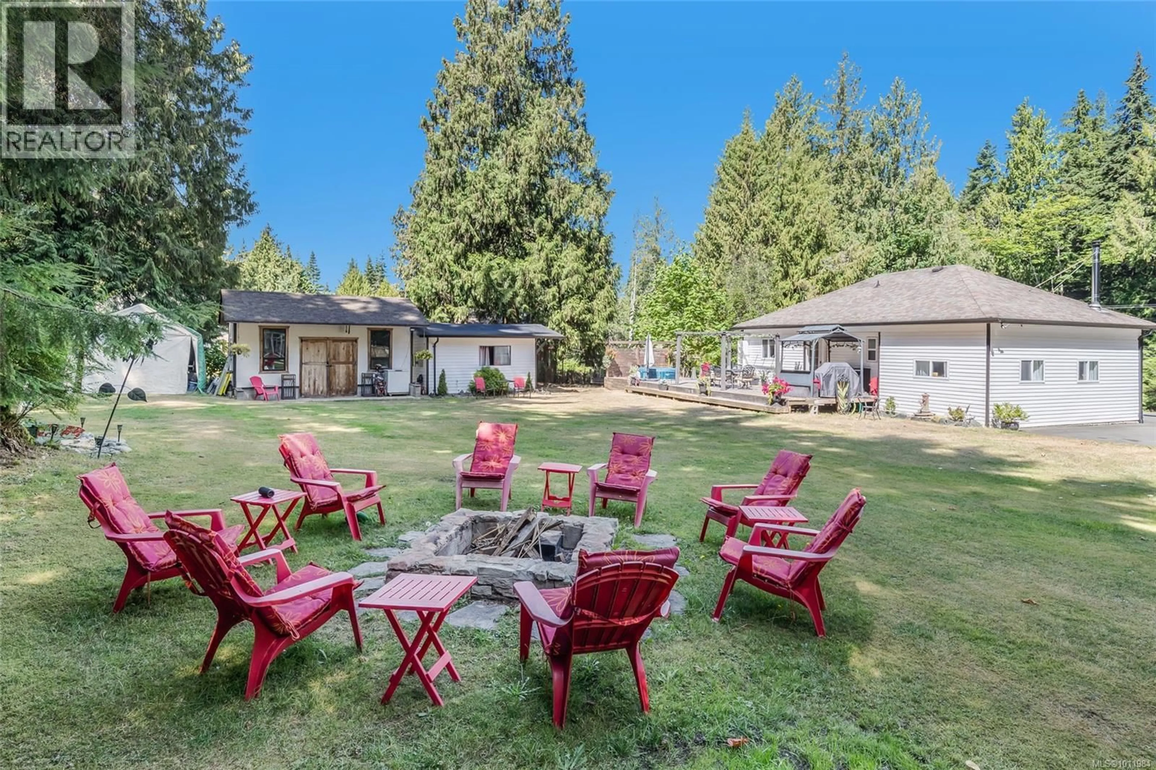 Patio, mountain view for 5090 GAINSBERG ROAD, Bowser British Columbia V0R1G0