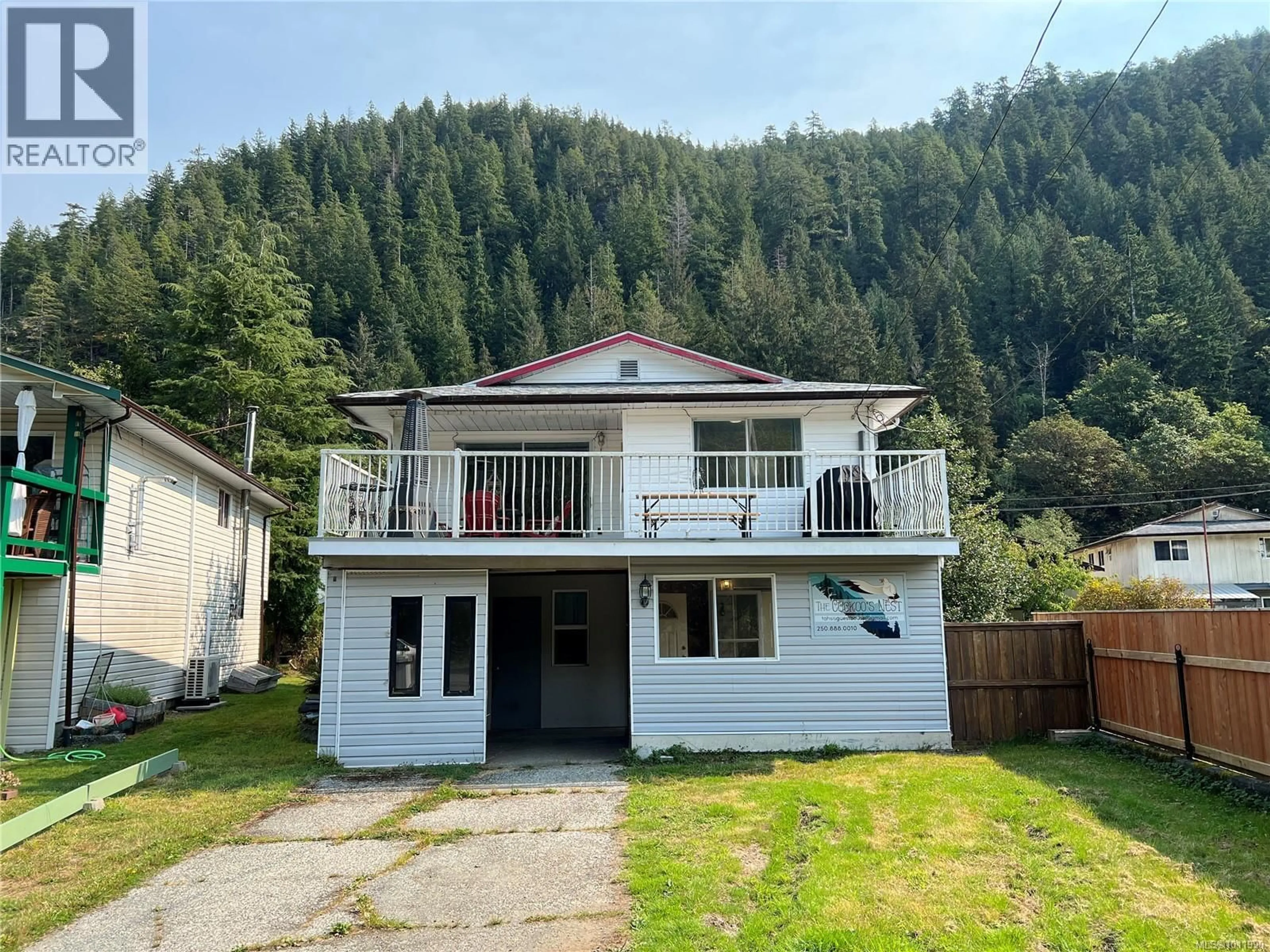 A pic from outside/outdoor area/front of a property/back of a property/a pic from drone, mountain view for 537 MAQUINNA DRIVE NORTH, Tahsis British Columbia V0P1X0