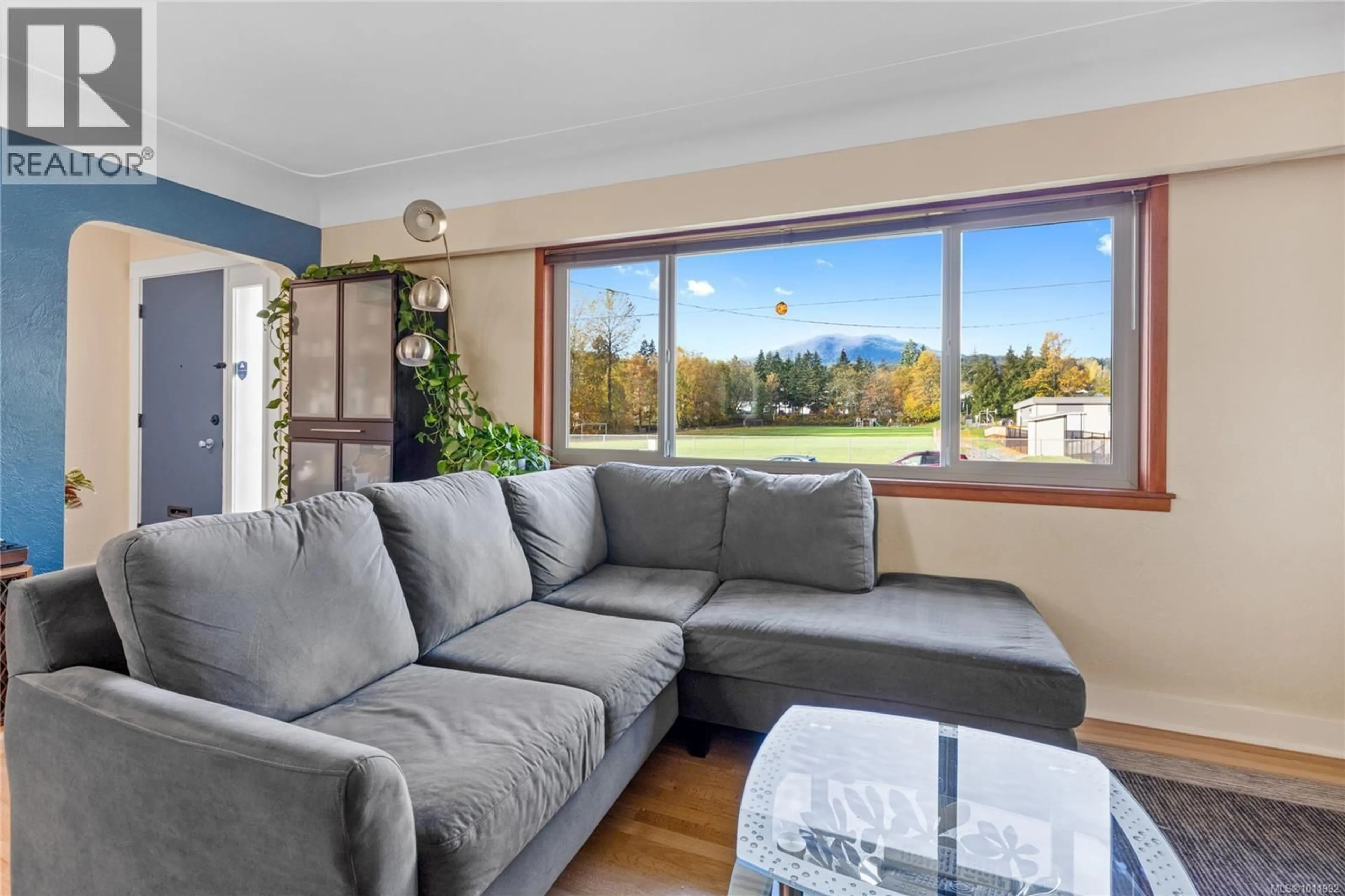 Living room with furniture, unknown for 658 GEORGIA AVENUE, Nanaimo British Columbia V9R3W4