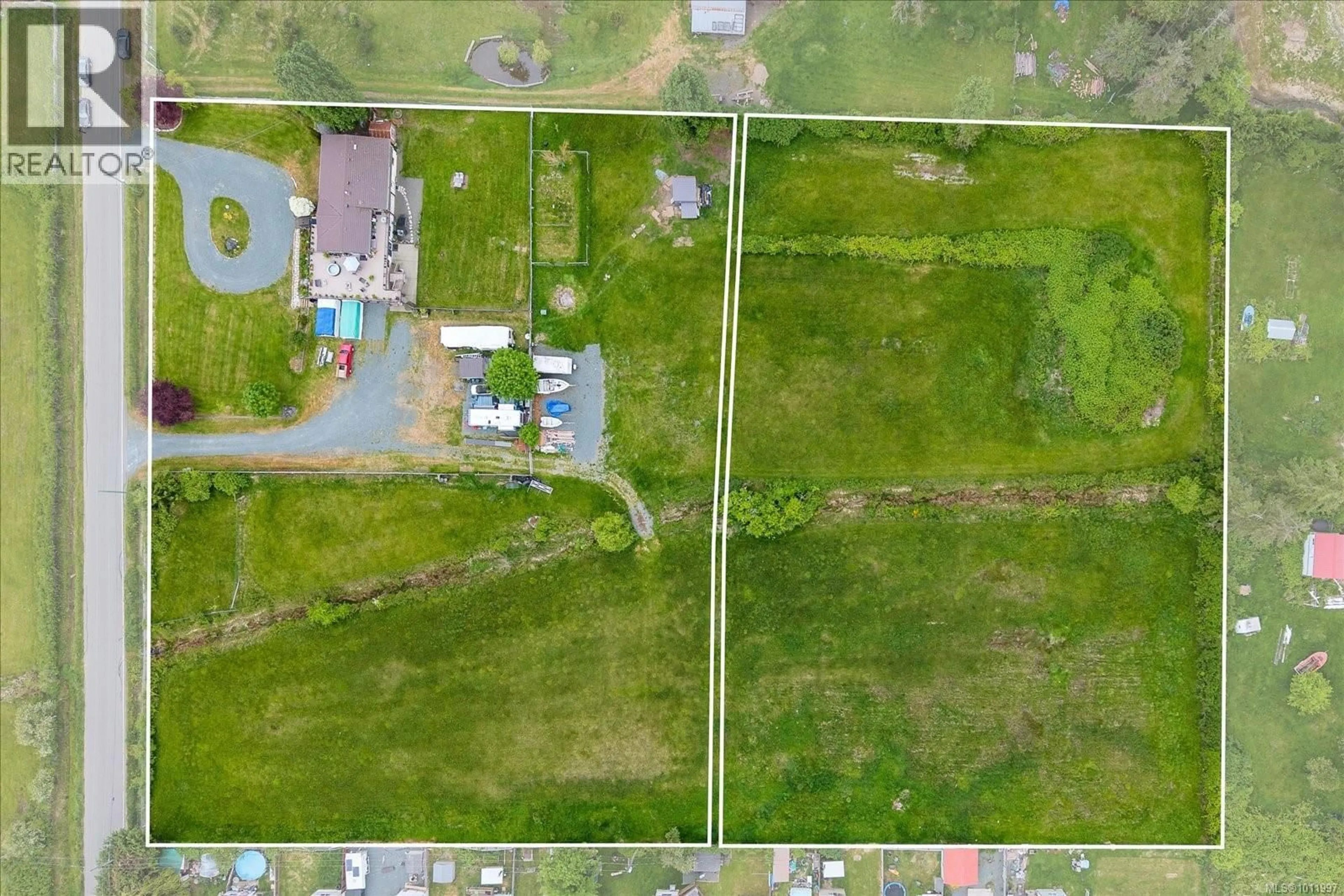 A pic from outside/outdoor area/front of a property/back of a property/a pic from drone, unknown for 1777 CECIL STREET, Crofton British Columbia V0E1R0