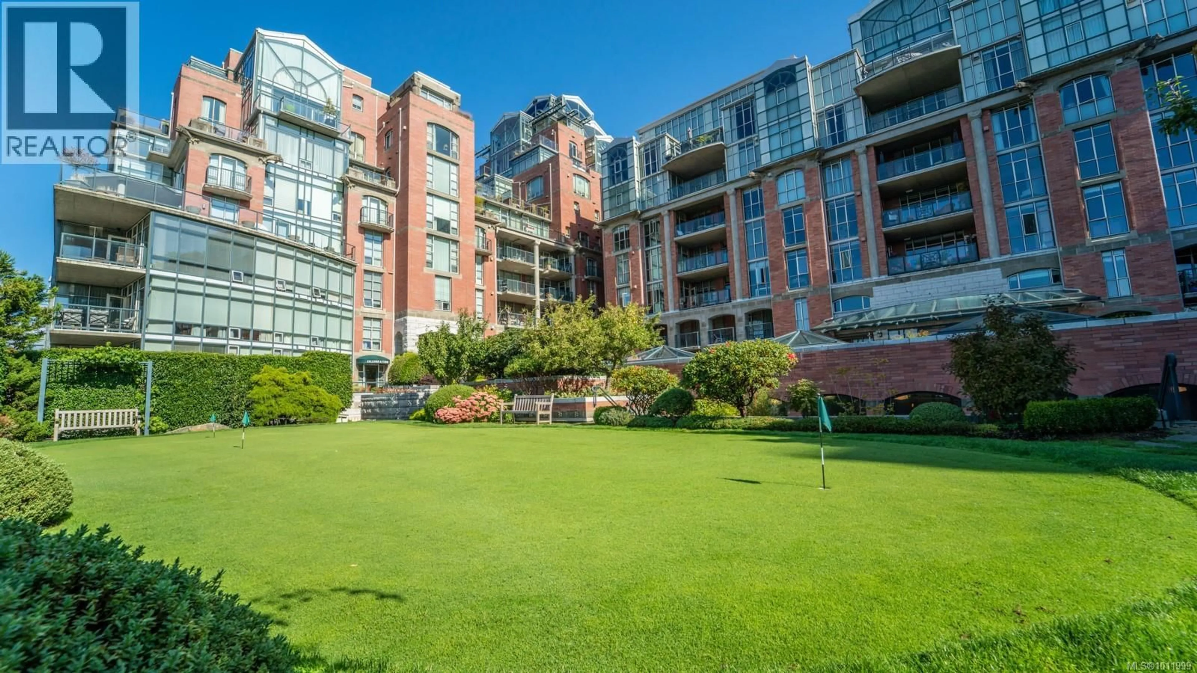 A pic from outside/outdoor area/front of a property/back of a property/a pic from drone, city buildings view from balcony for 231 - 21 DALLAS ROAD, Victoria British Columbia V8V4Z9