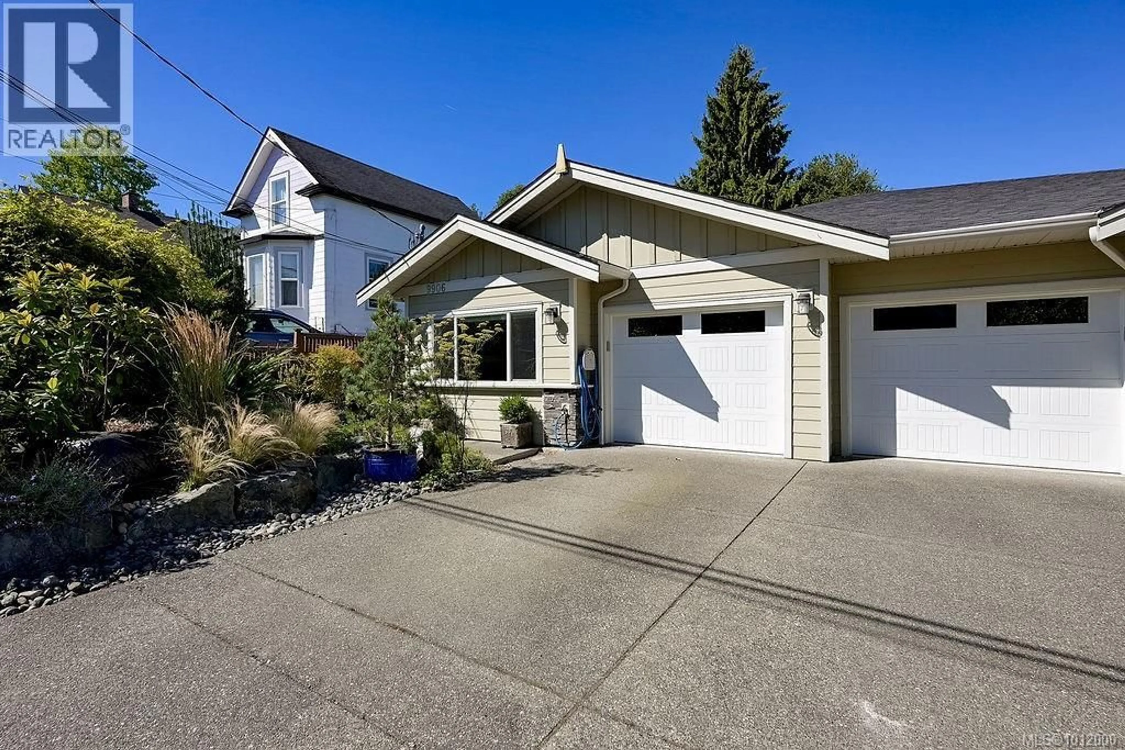 Home with vinyl exterior material, street for 9906 MAPLE STREET, Chemainus British Columbia V0R1K1