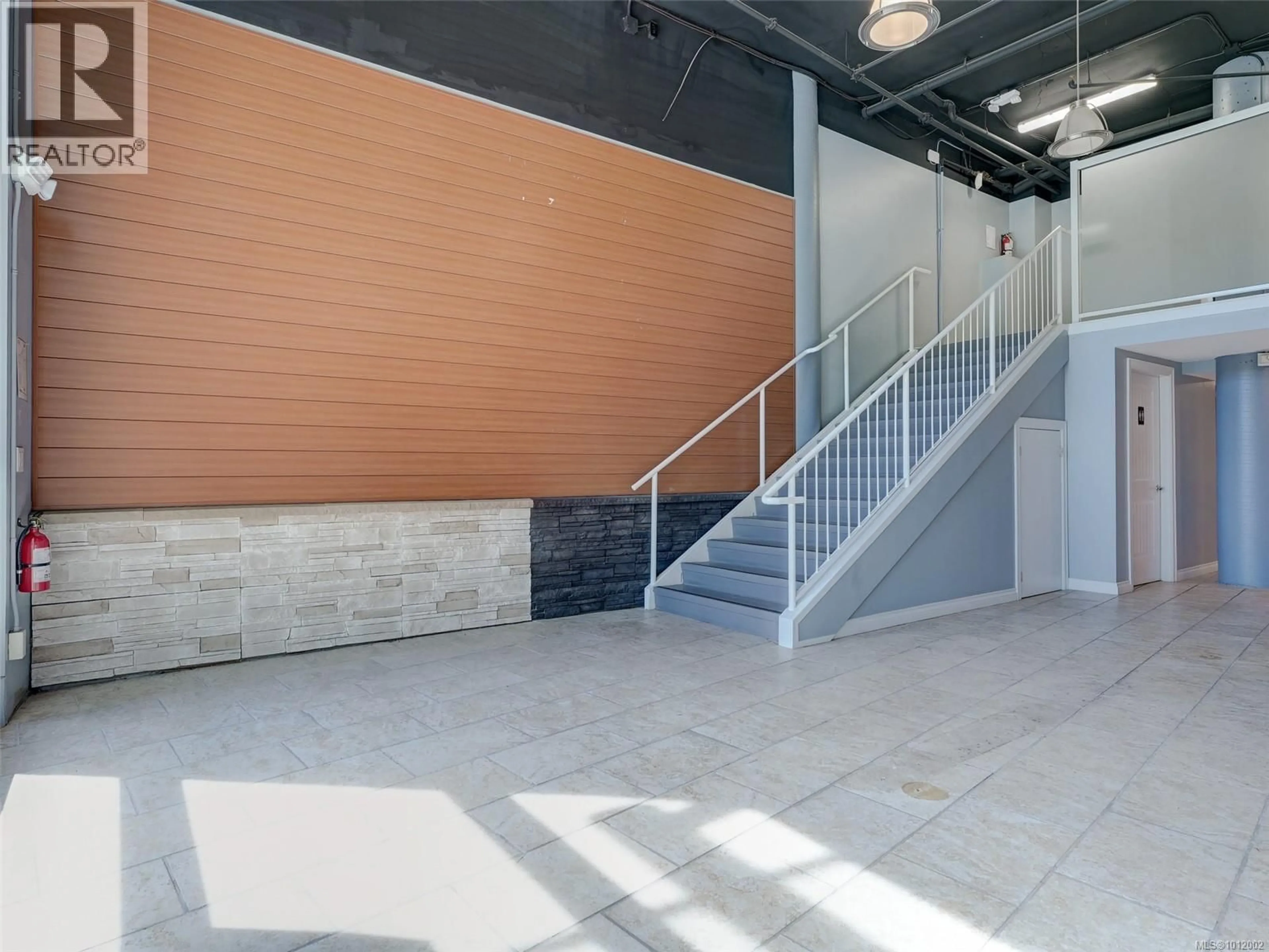 Indoor foyer for 149 - 2745 VETERANS MEMORIAL PARKWAY, Langford British Columbia V9B0H4