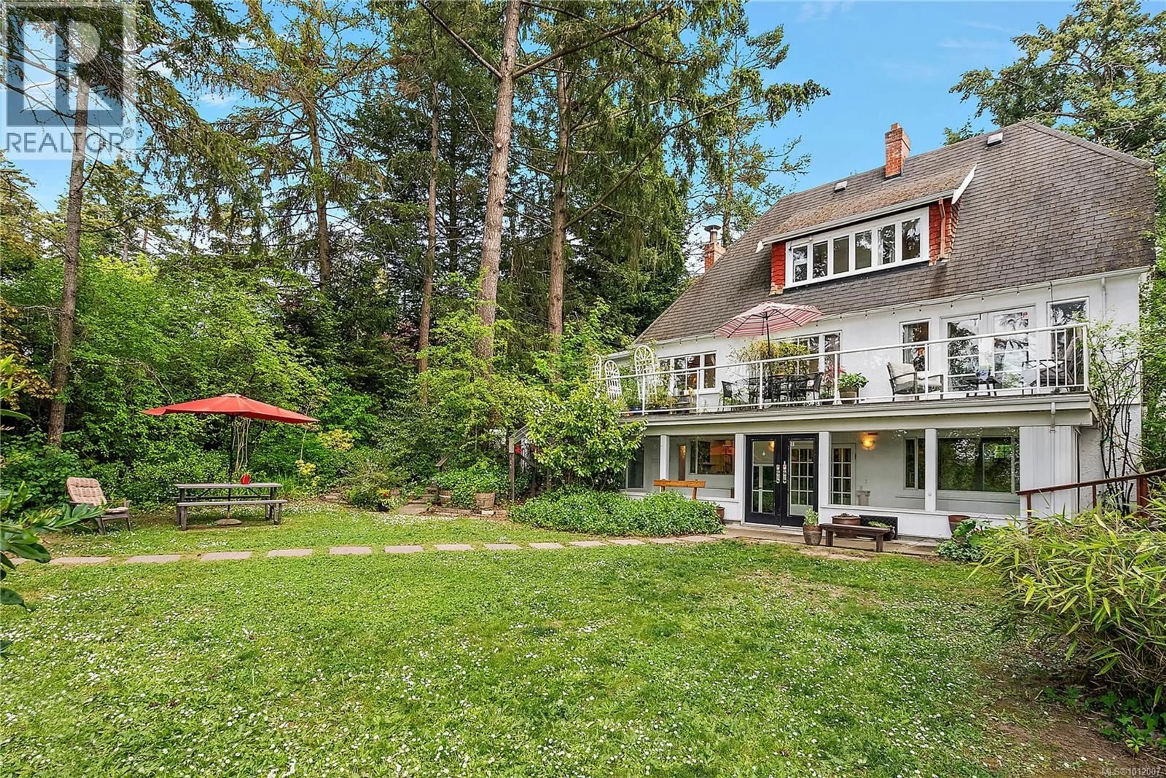 Patio, unknown for 3062 ADMIRALS ROAD, Saanich British Columbia V9A2R8
