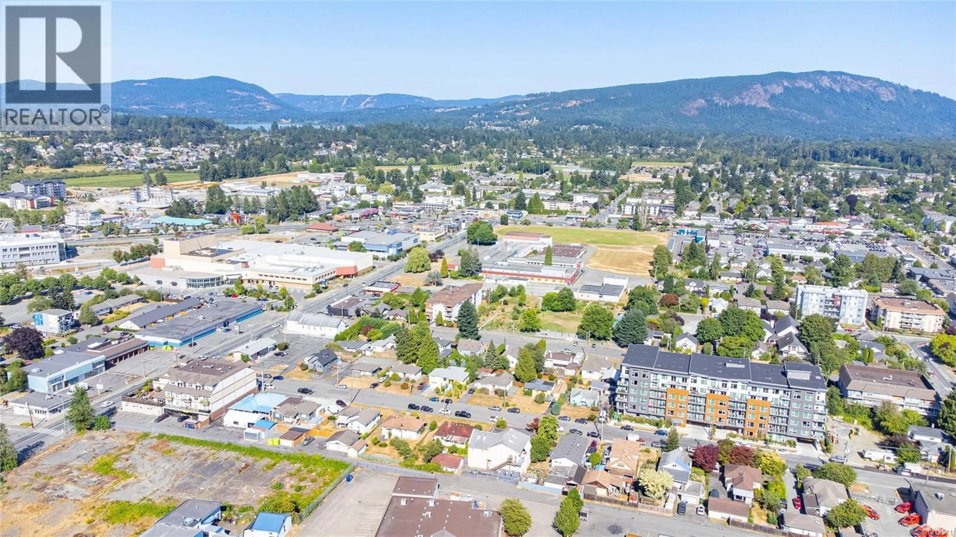 A pic from outside/outdoor area/front of a property/back of a property/a pic from drone, mountain view for 5793 GARDEN STREET, Duncan British Columbia V9L3V8