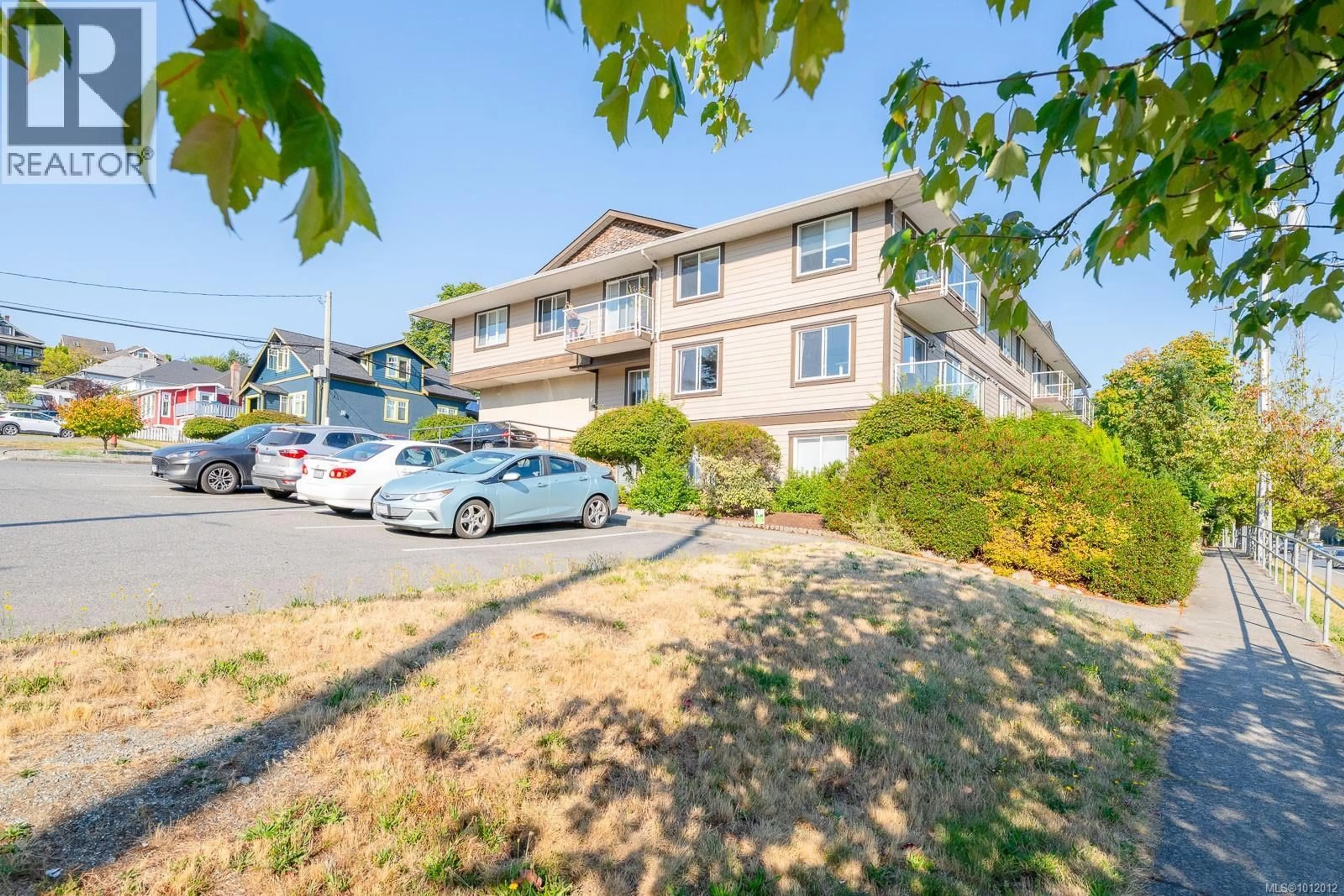 A pic from outside/outdoor area/front of a property/back of a property/a pic from drone, unknown for 10 - 8 WHITE STREET, Ladysmith British Columbia V9G1A9