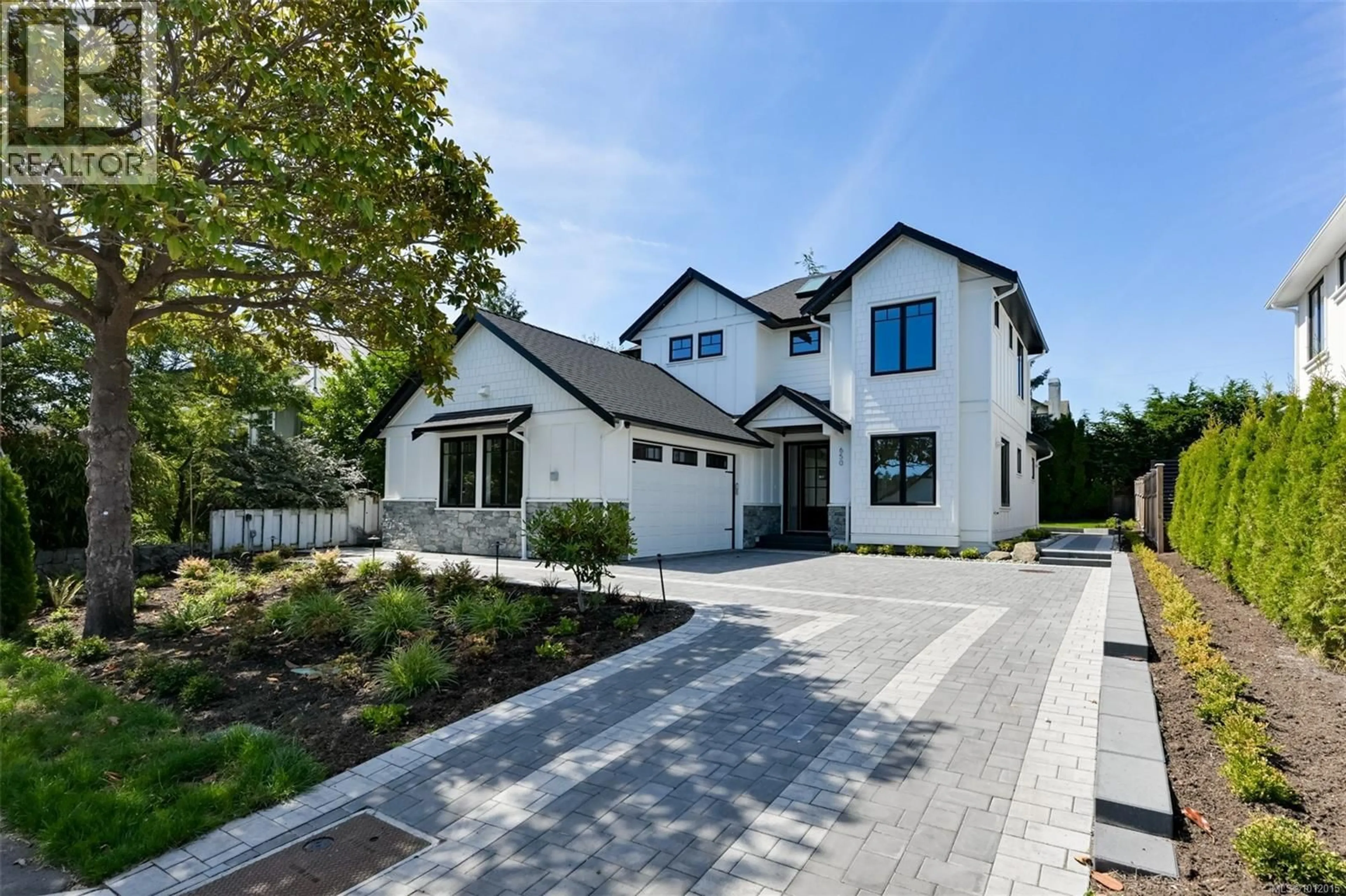 Home with brick exterior material, street for 650 MONTEREY AVENUE, Oak Bay British Columbia V8S4T9