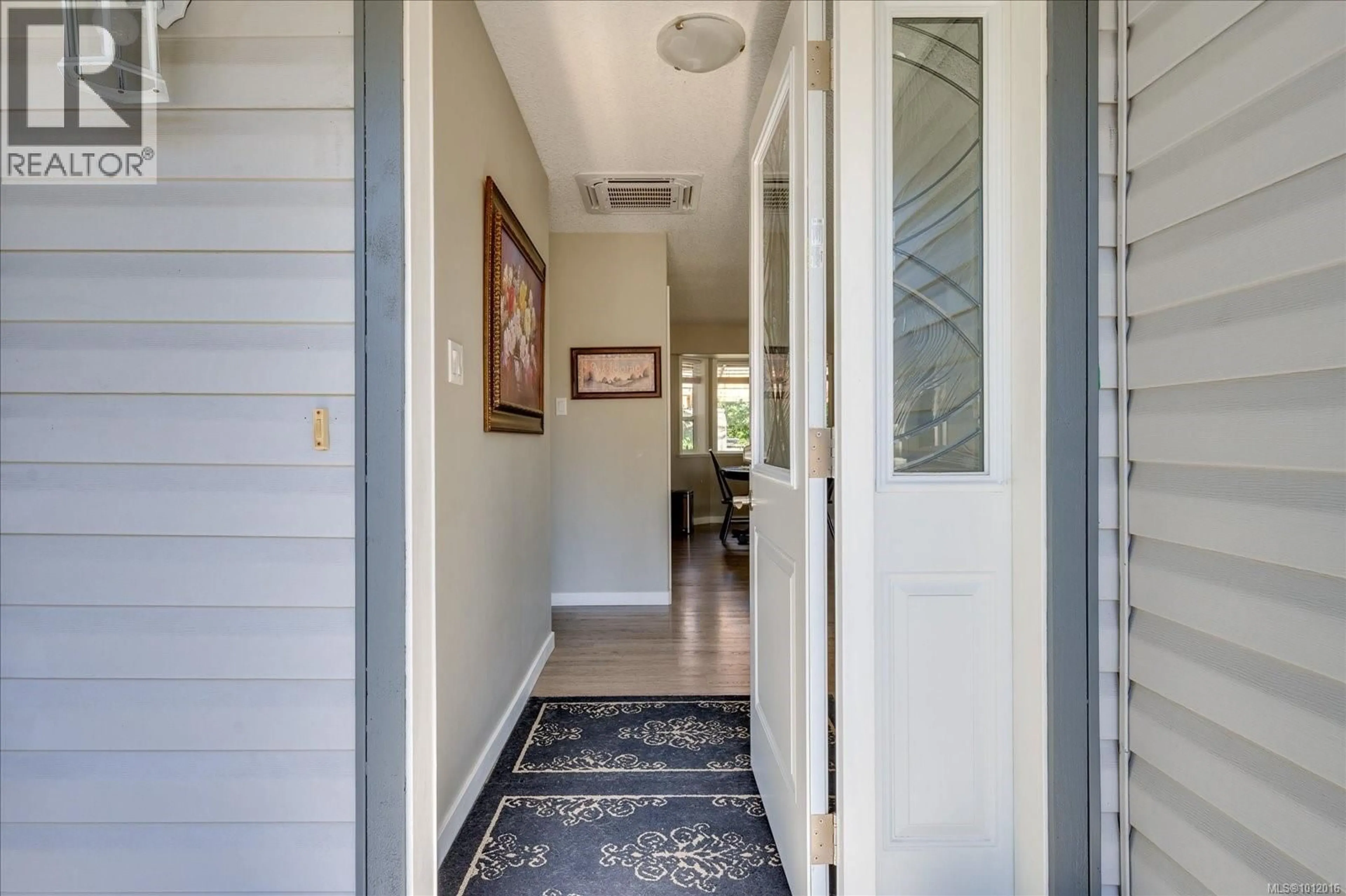 Indoor entryway for 2320 HEMER ROAD, Nanaimo British Columbia V9X1G9