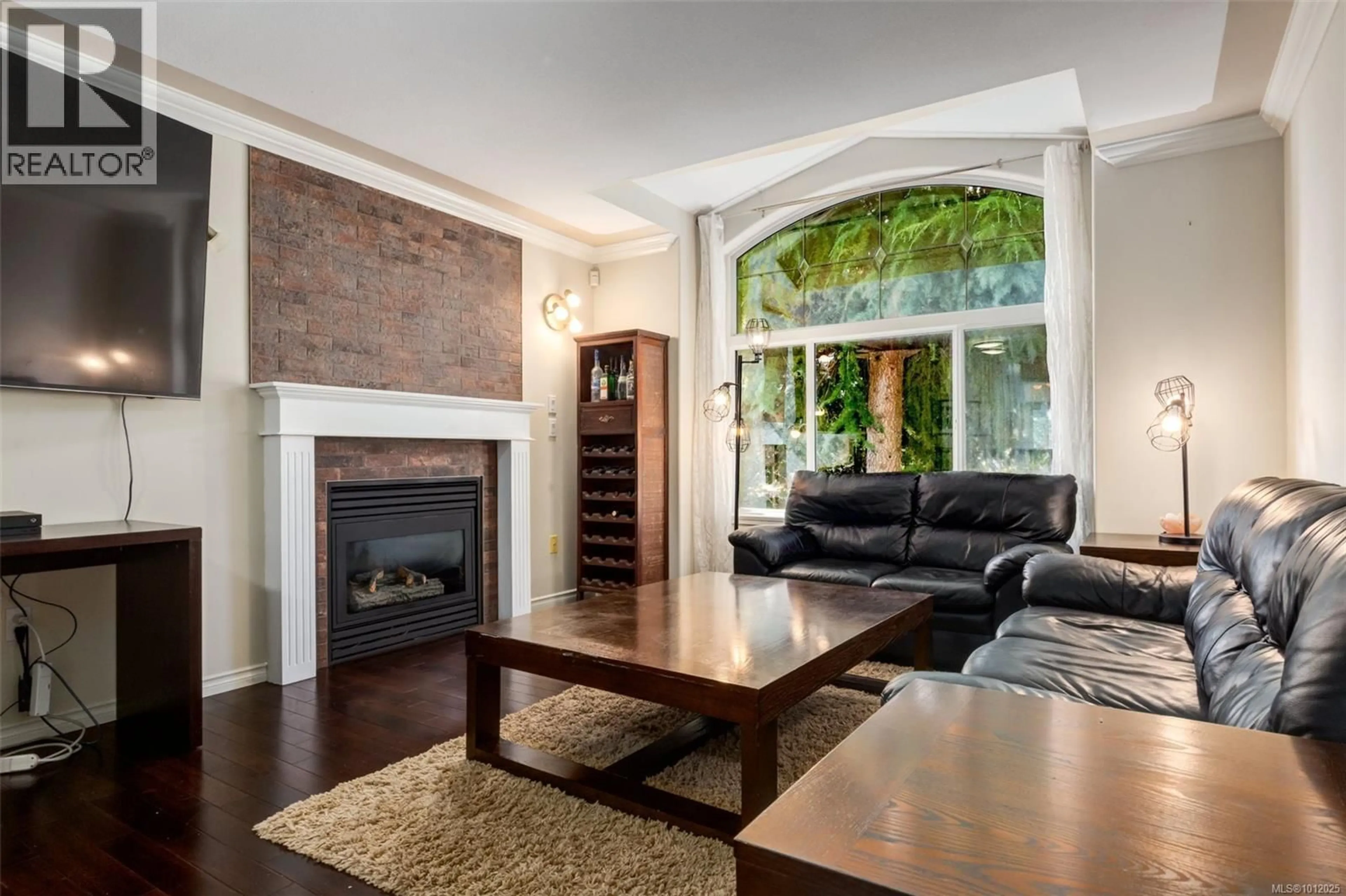 Living room with furniture, unknown for 6422 DOVER ROAD, Nanaimo British Columbia V9V1A7
