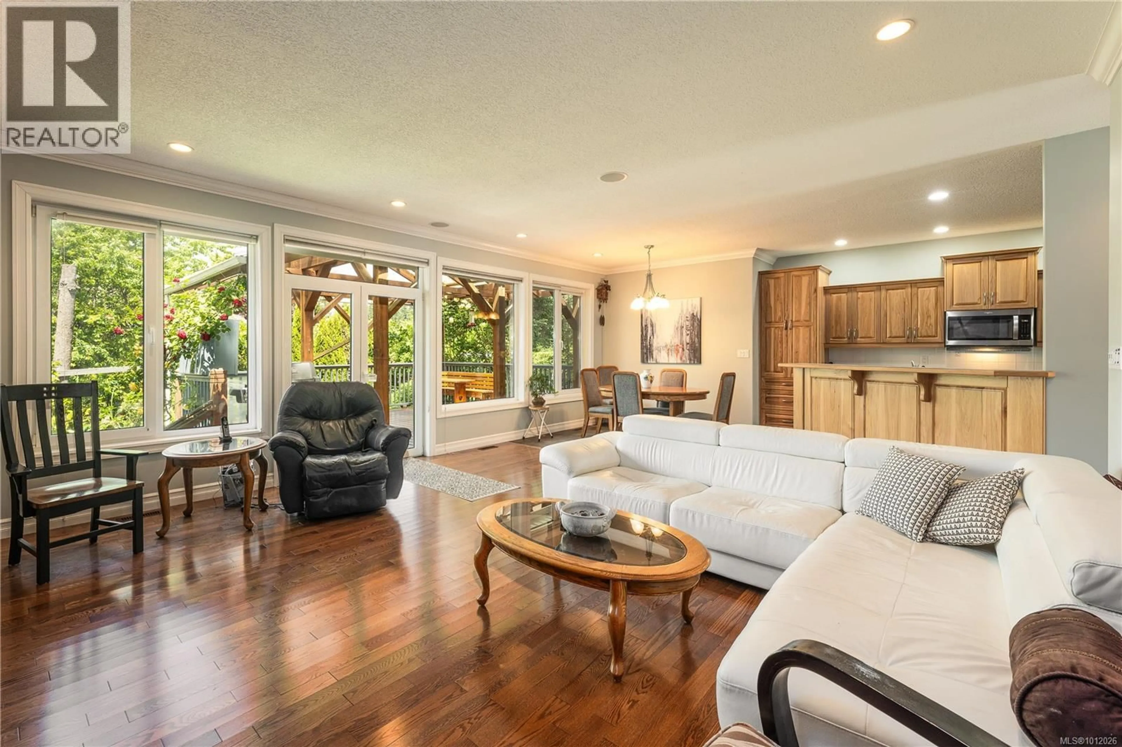 Living room with furniture, unknown for 2497 NUTTAL DRIVE, Nanoose Bay British Columbia V9P9B4
