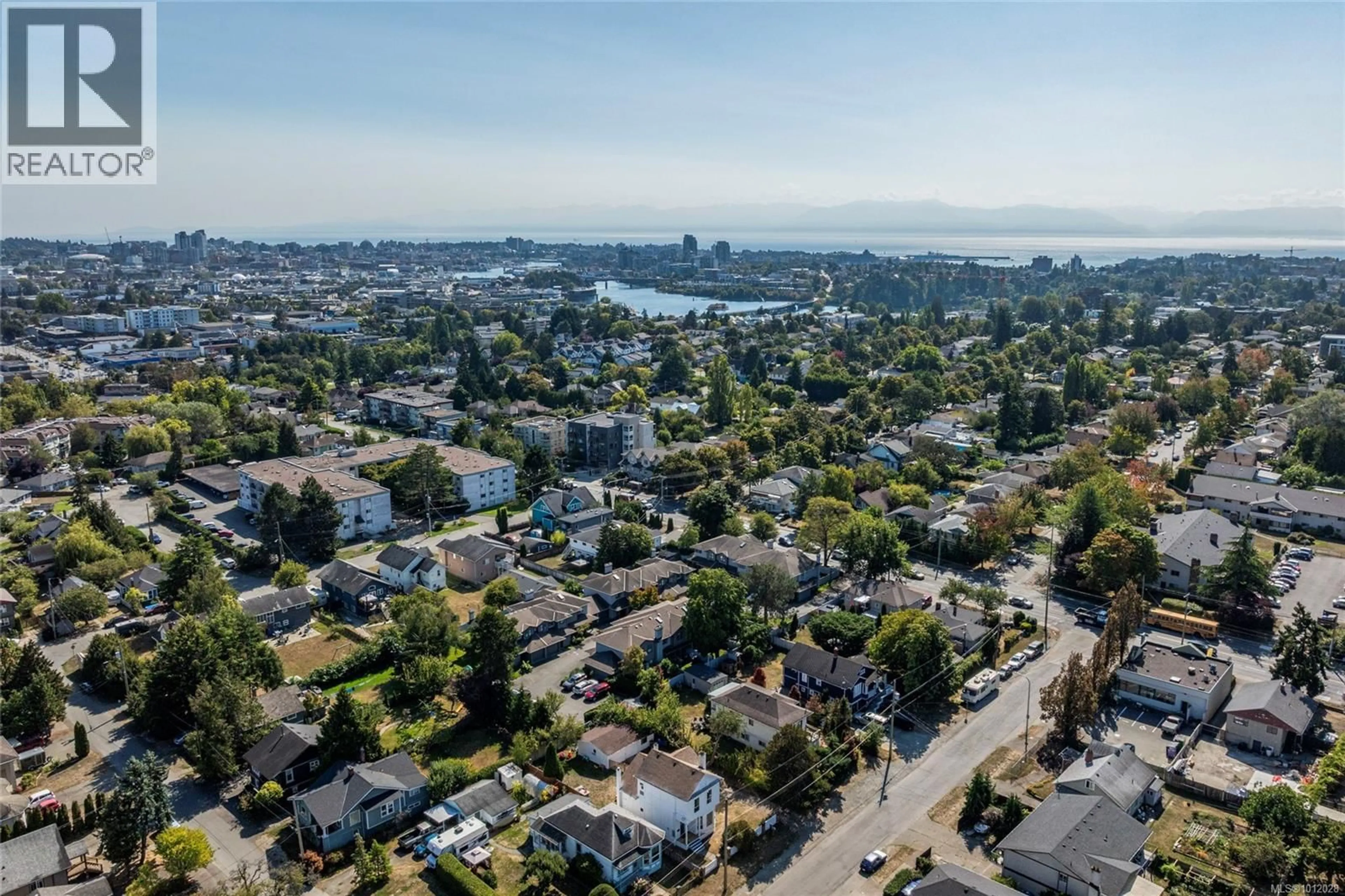 A pic from outside/outdoor area/front of a property/back of a property/a pic from drone, water/lake/river/ocean view for 3223 IRMA STREET, Saanich British Columbia V9Z3R9