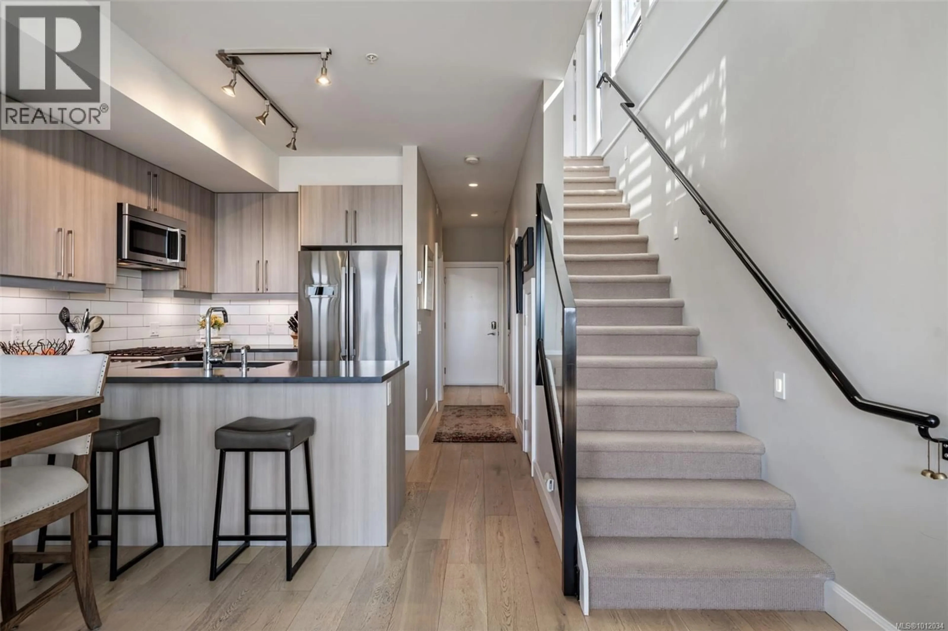 Open concept kitchen, unknown for 407 - 595 PANDORA AVENUE, Victoria British Columbia V8W1N5