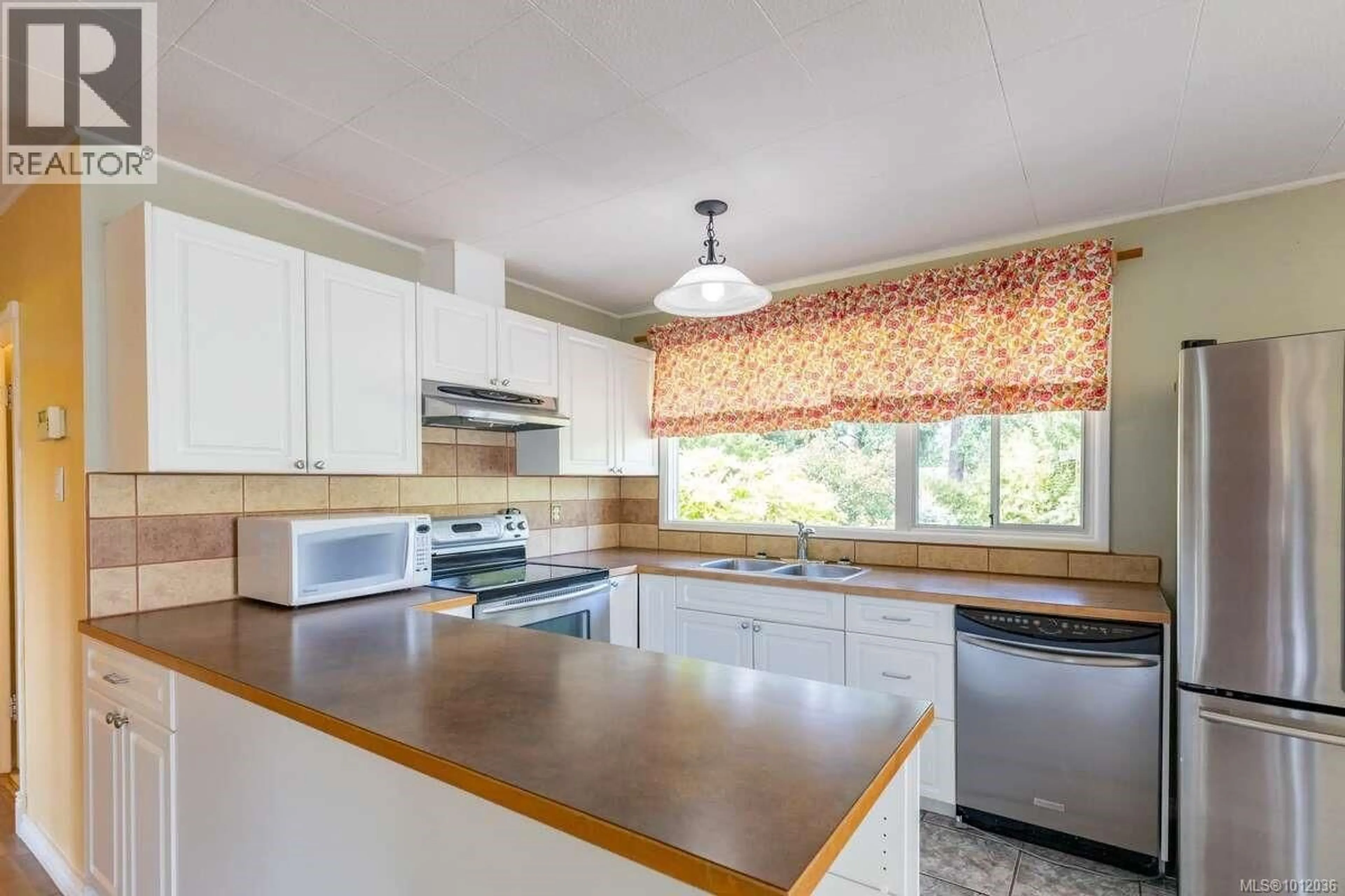 Standard kitchen, unknown for 1130 NELSON STREET, Nanaimo British Columbia V9S2K3