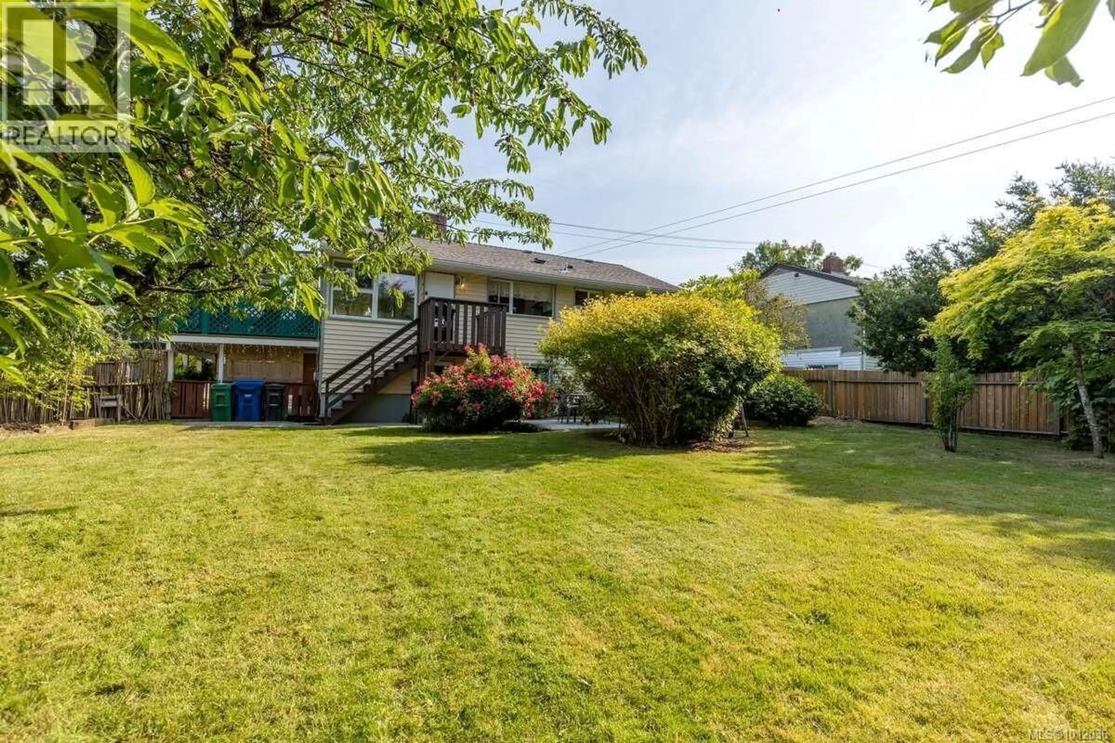A pic from outside/outdoor area/front of a property/back of a property/a pic from drone, unknown for 1130 NELSON STREET, Nanaimo British Columbia V9S2K3