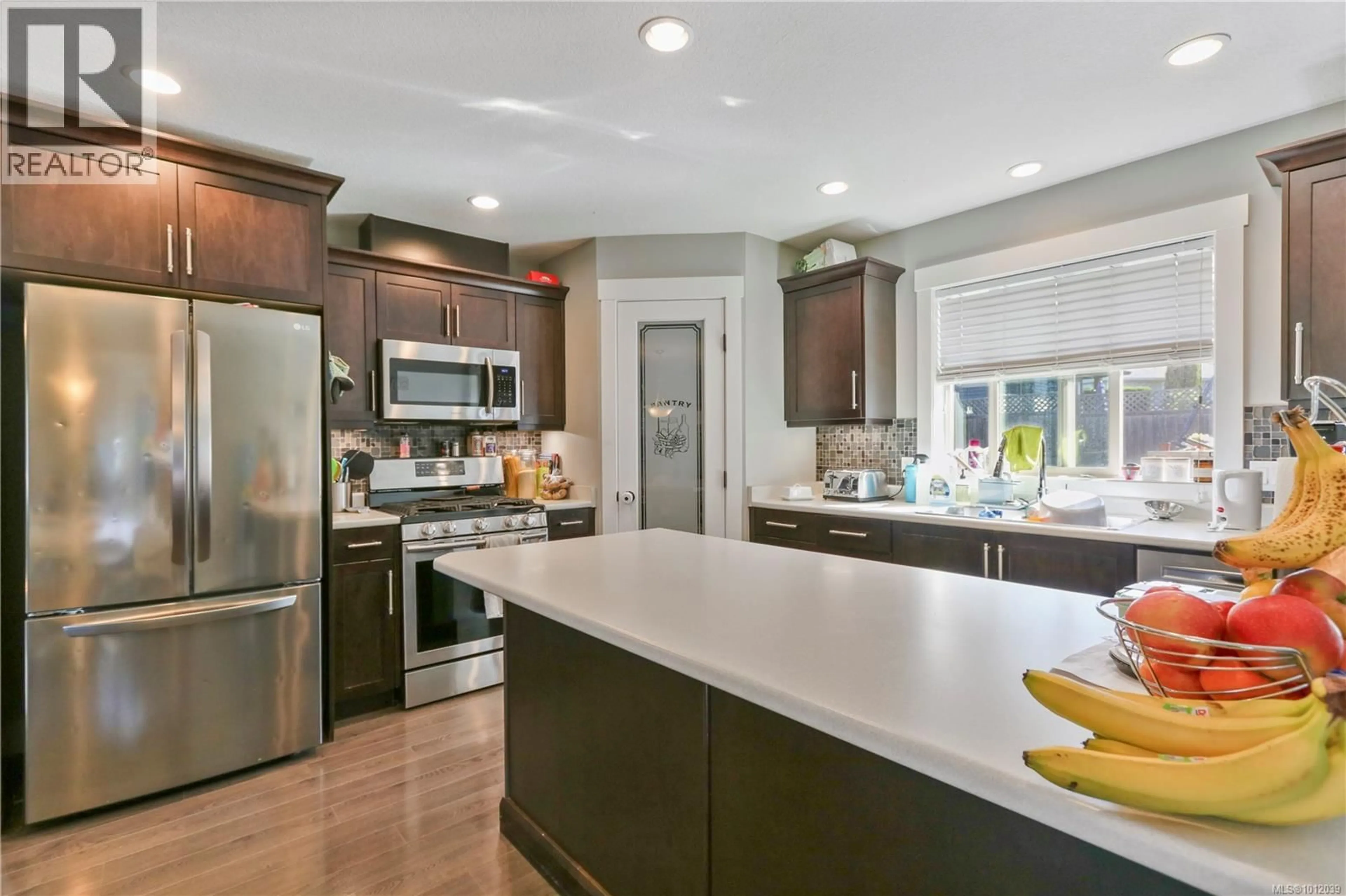Open concept kitchen, unknown for 1538 CATCHER ROAD, Nanaimo British Columbia V9R6Z6
