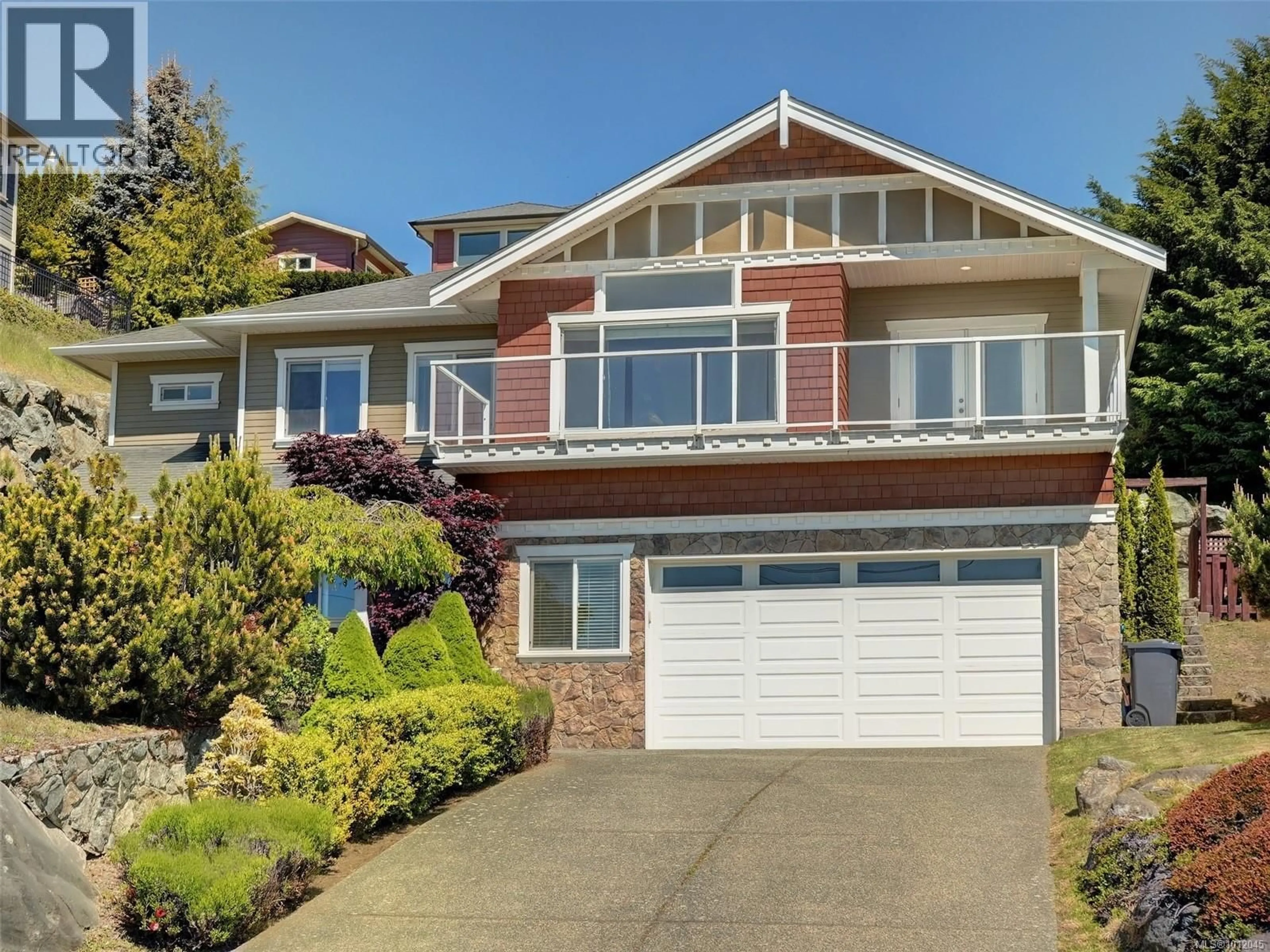 Home with vinyl exterior material, street for 402 LATORIA ROAD, Colwood British Columbia V9C4K7