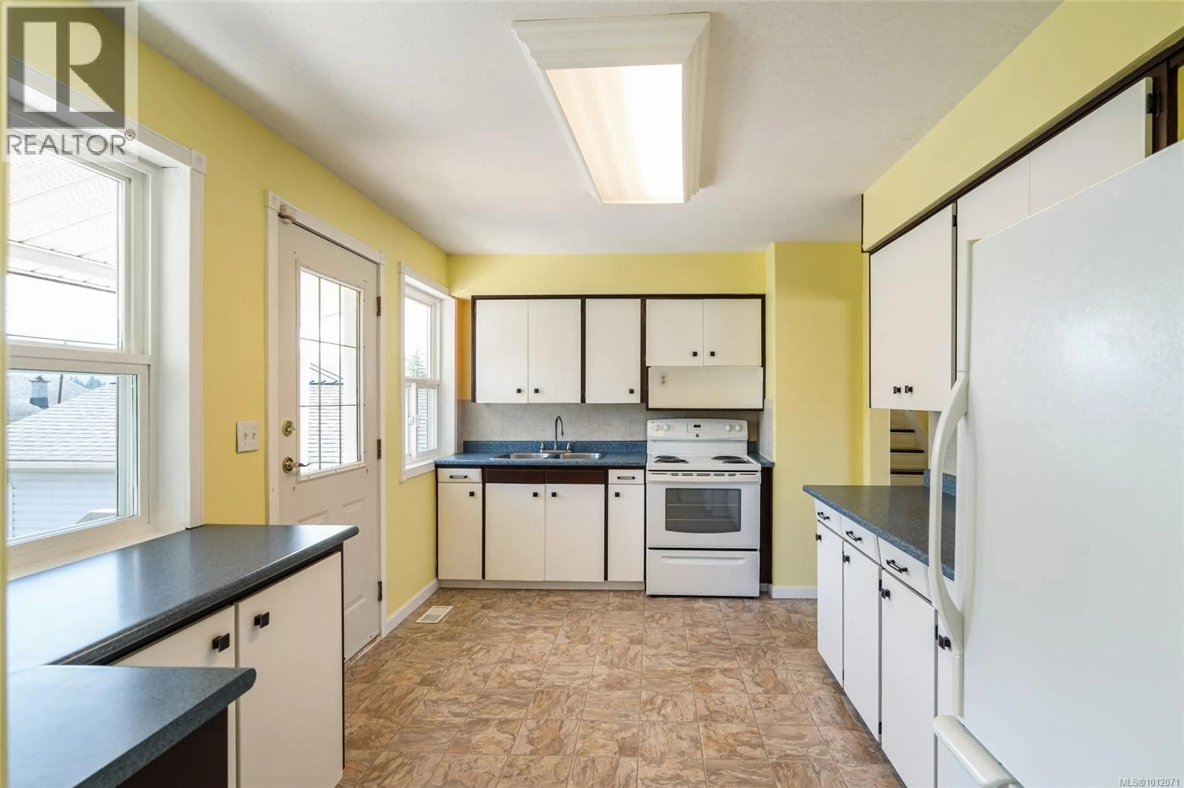 Standard kitchen, ceramic/tile floor for 4436 DOGWOOD STREET, Port Alberni British Columbia V9Y3Z9