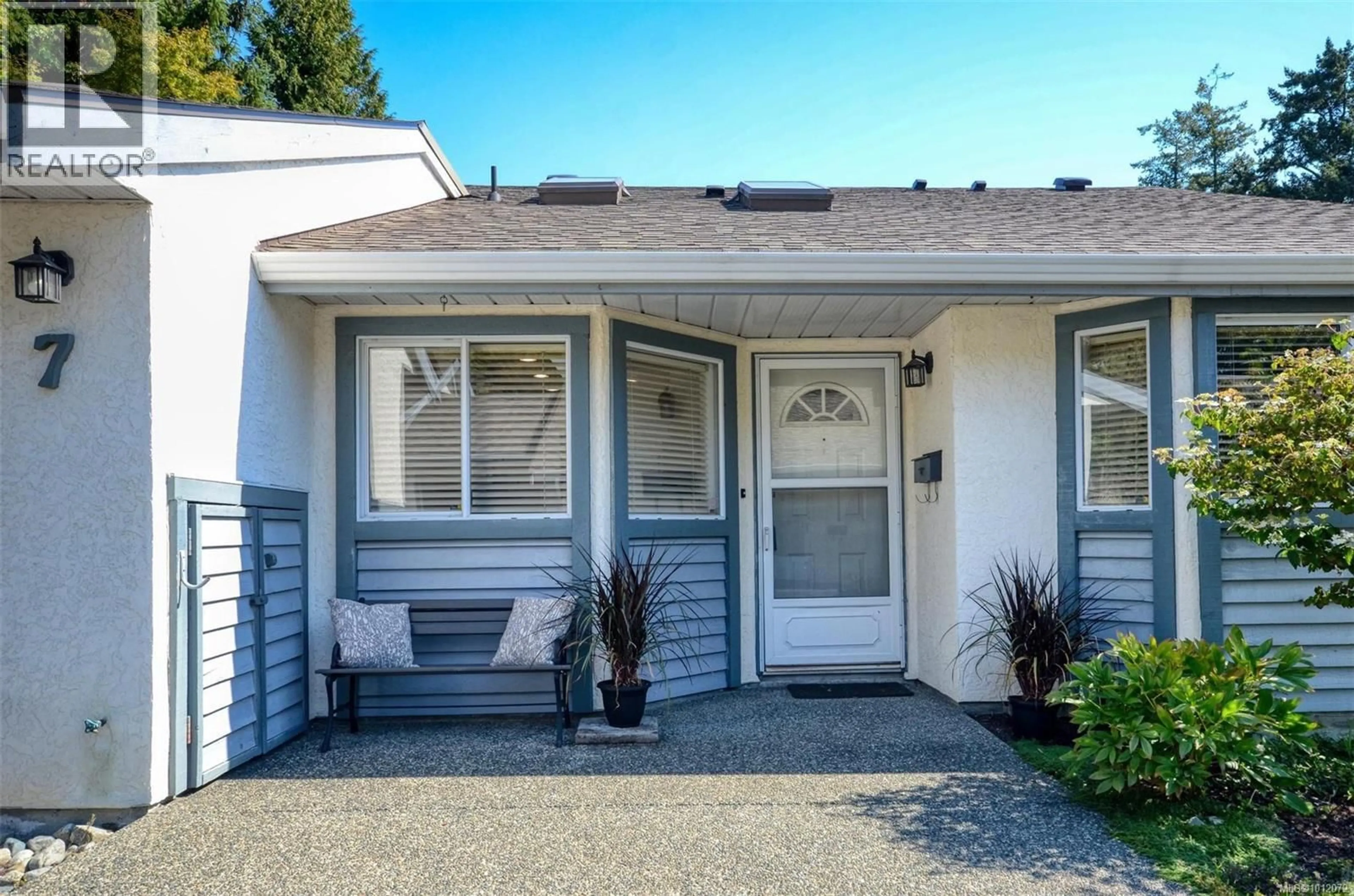 Unknown for 7 - 5156 CORDOVA BAY ROAD, Saanich British Columbia V8Y2X5