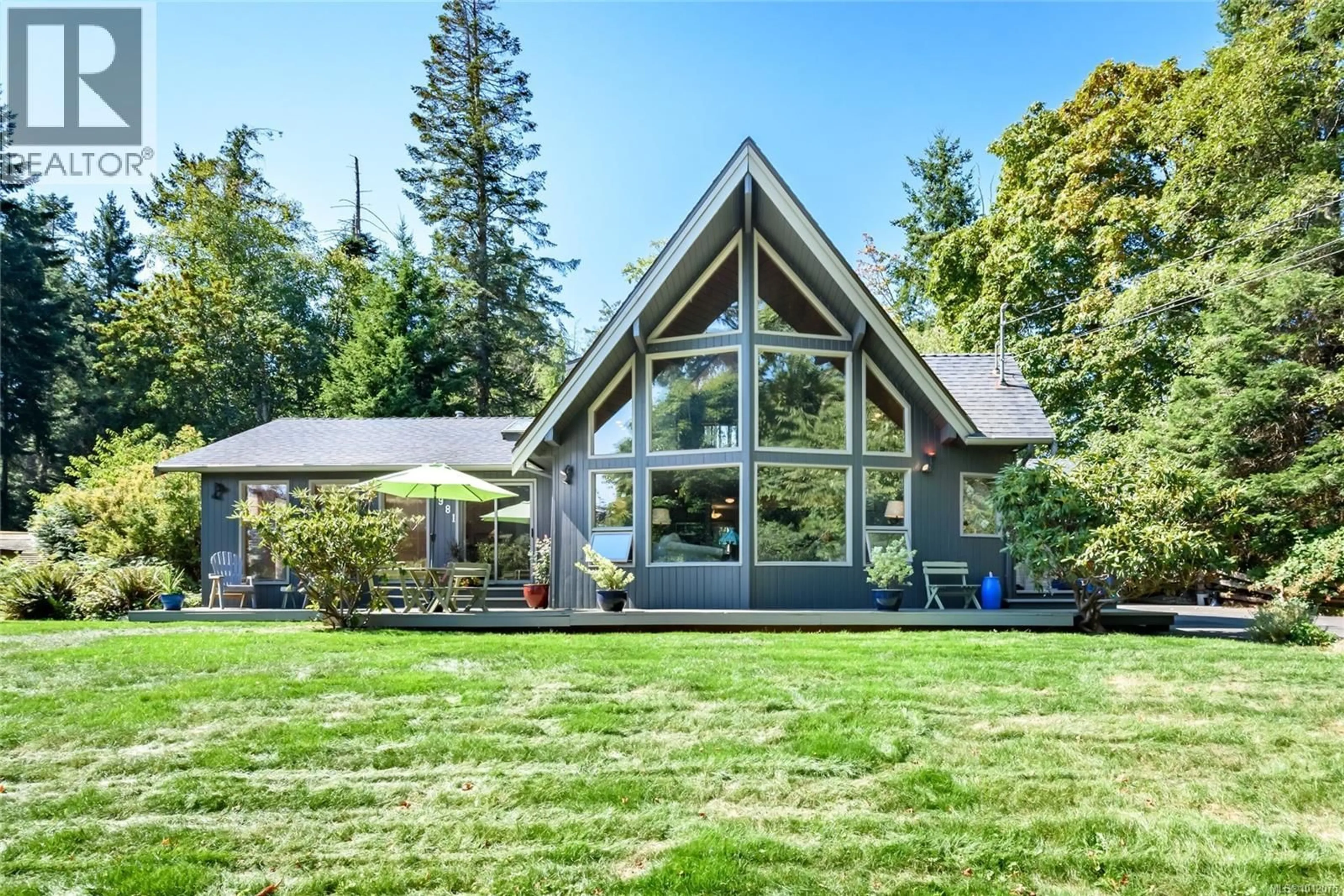 Home with vinyl exterior material, unknown for 5981 ALDERGROVE DRIVE, Courtenay British Columbia V9J1W3