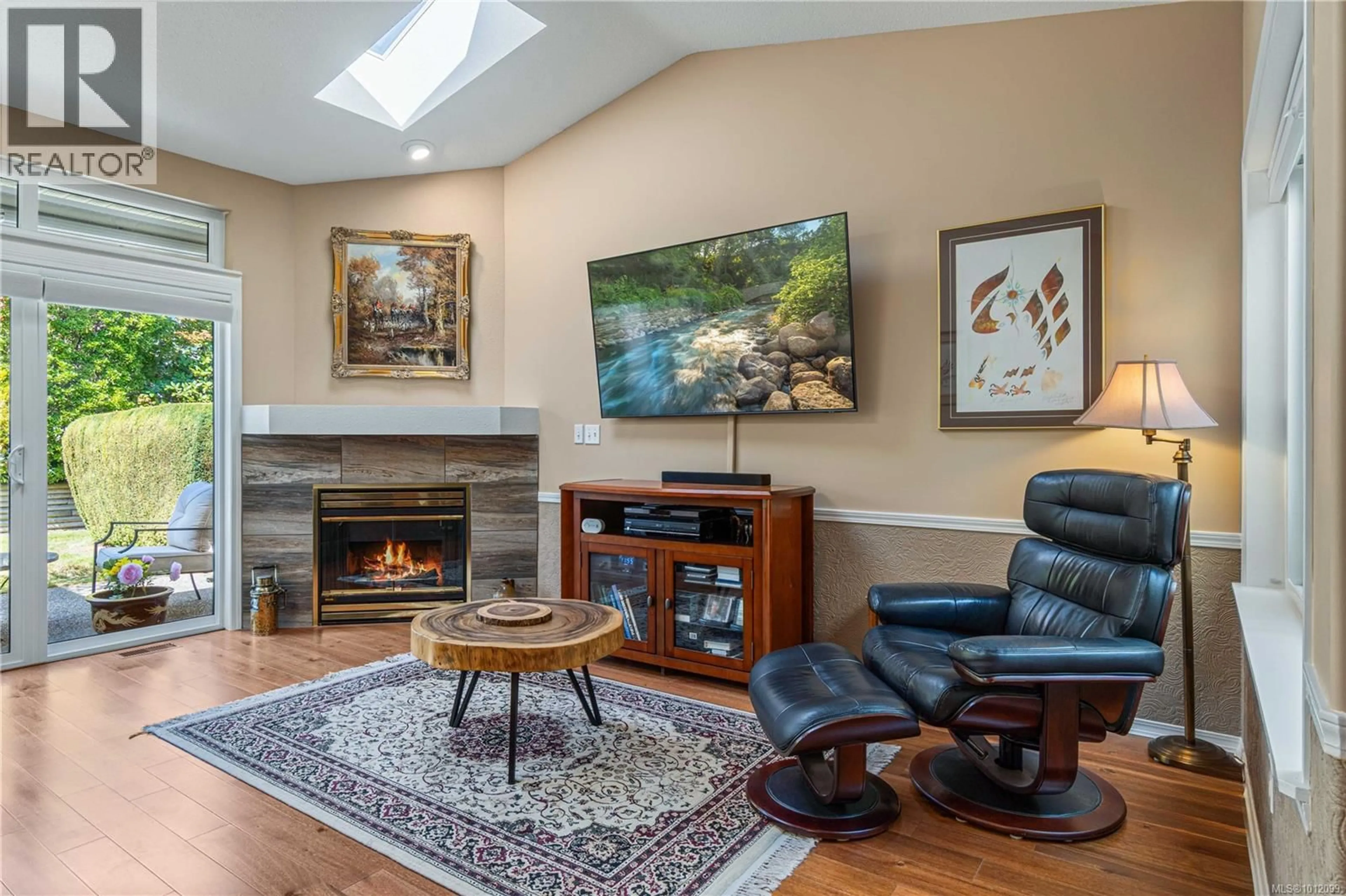Living room with furniture, unknown for 161 OCEAN WALK DRIVE, Nanaimo British Columbia V9V1N2