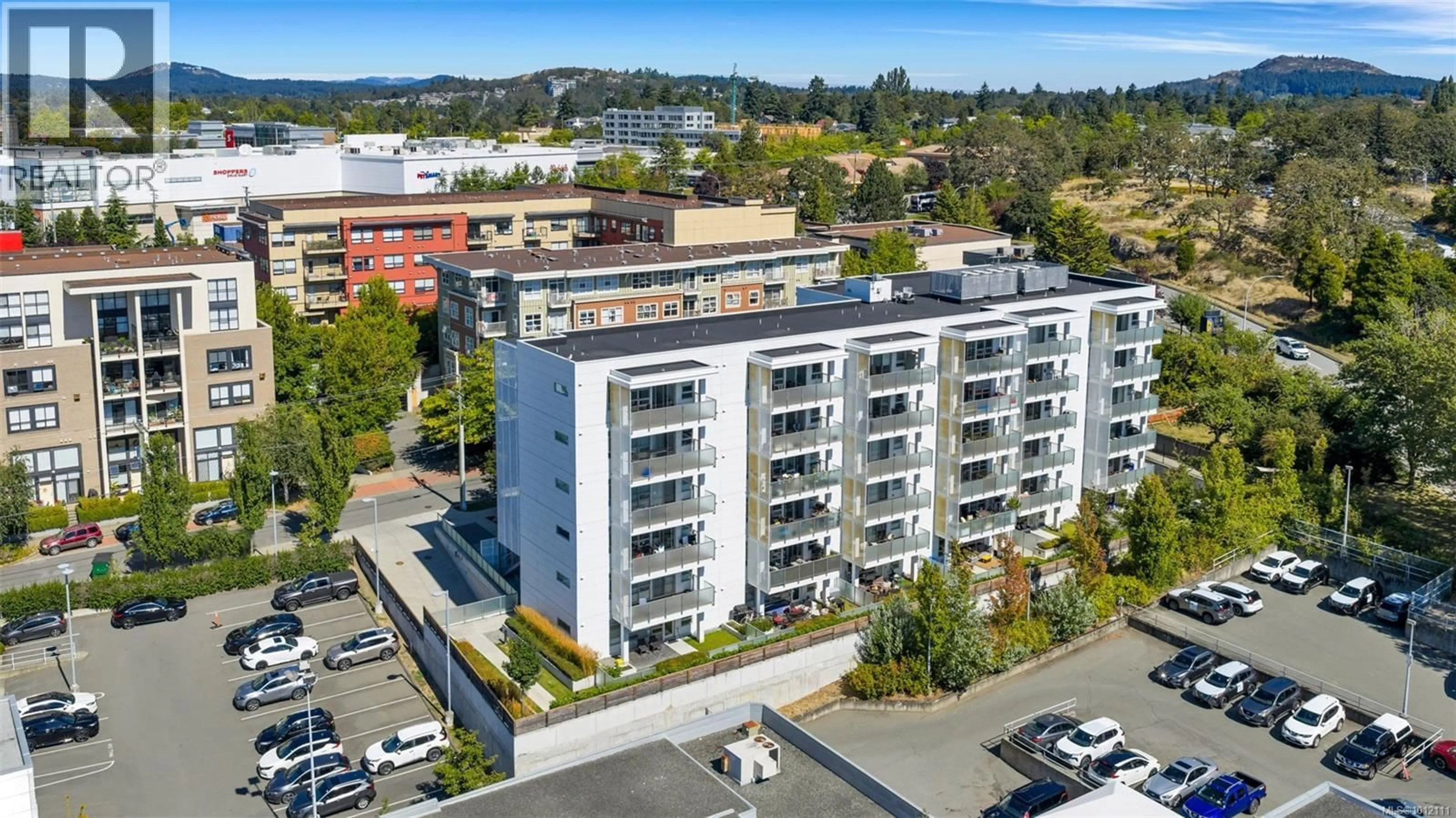 A pic from outside/outdoor area/front of a property/back of a property/a pic from drone, city buildings view from balcony for 603 - 881 SHORT STREET, Saanich British Columbia V8P2L3