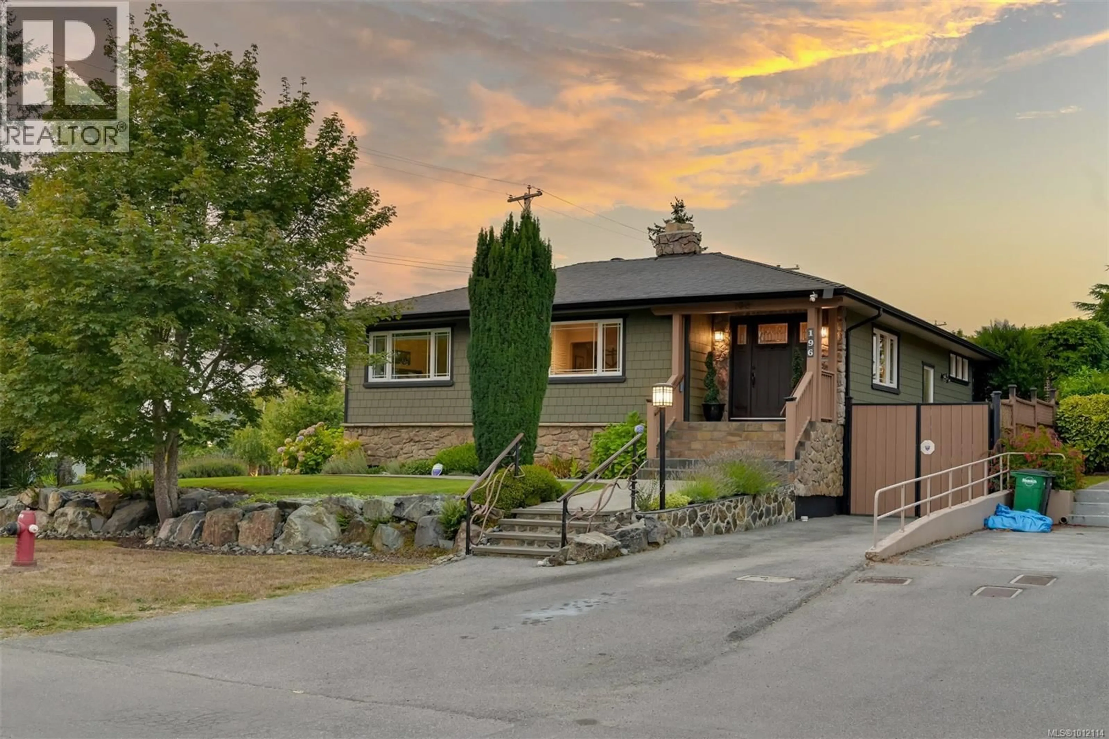 Unknown for 196 HOMER ROAD, Saanich British Columbia V8Z1V6