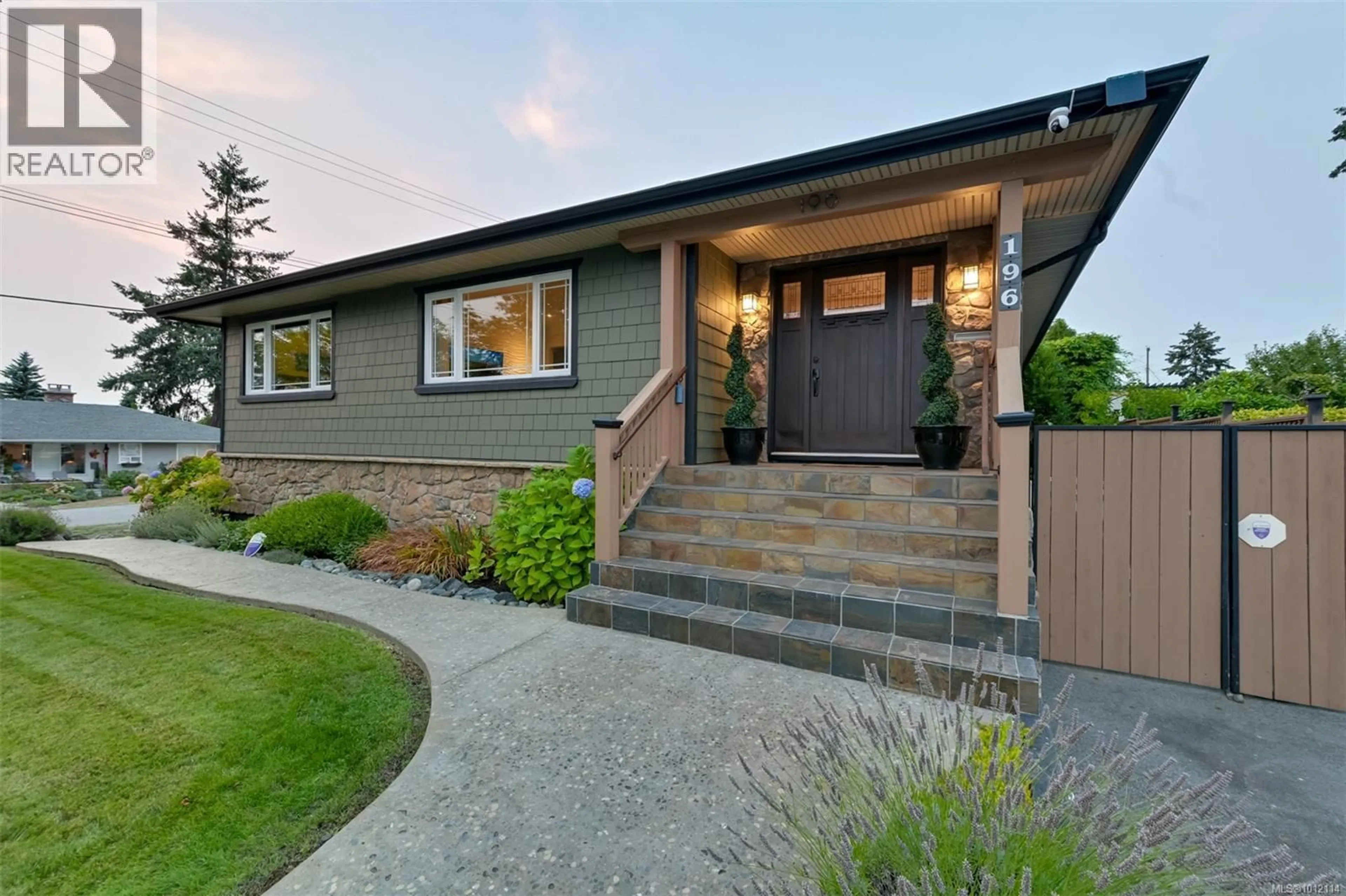 Home with brick exterior material, street for 196 HOMER ROAD, Saanich British Columbia V8Z1V6