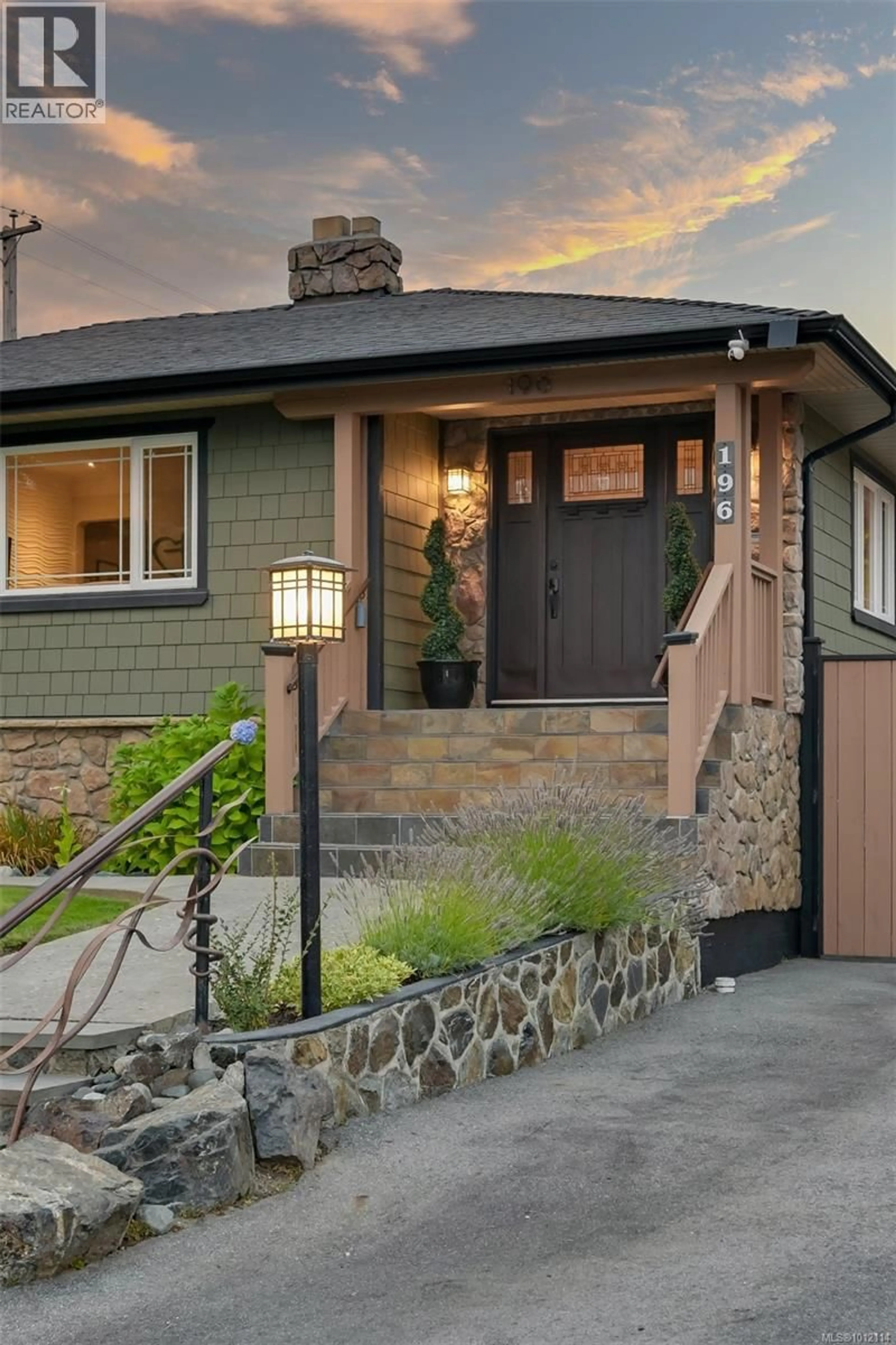 Unknown for 196 HOMER ROAD, Saanich British Columbia V8Z1V6