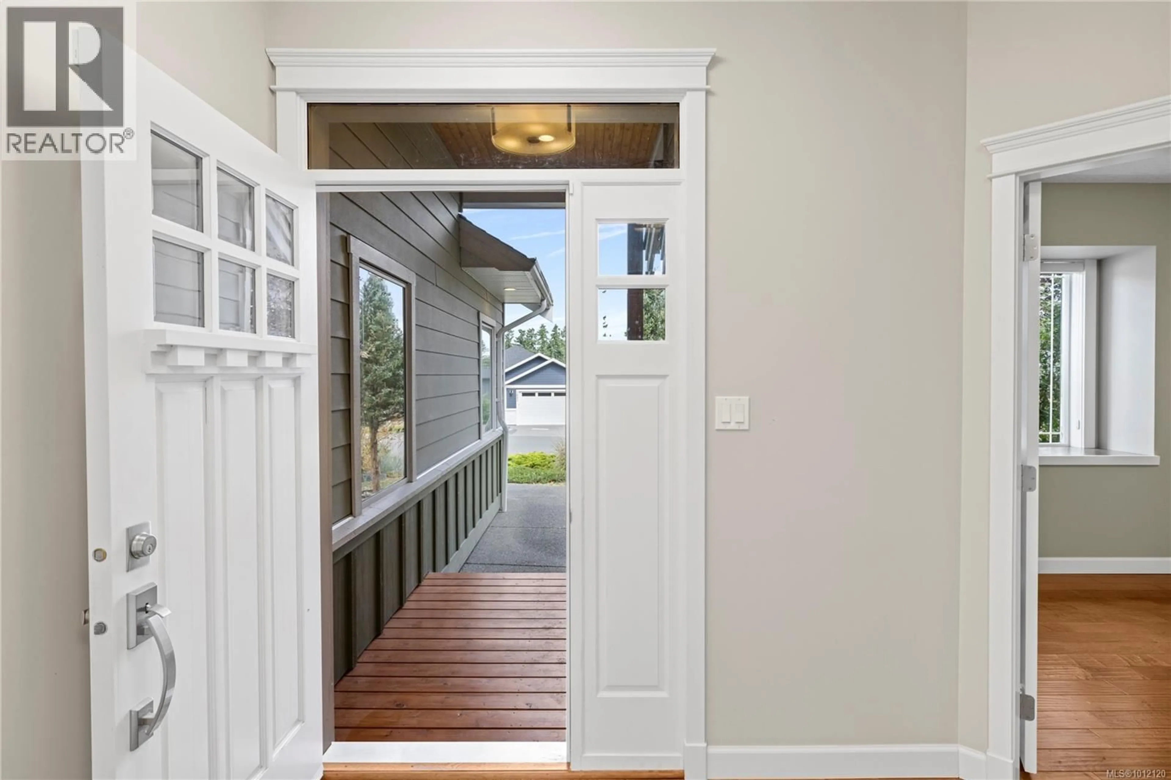 Indoor entryway for 1892 VEE ROAD, Cowichan Bay British Columbia V0R1N1