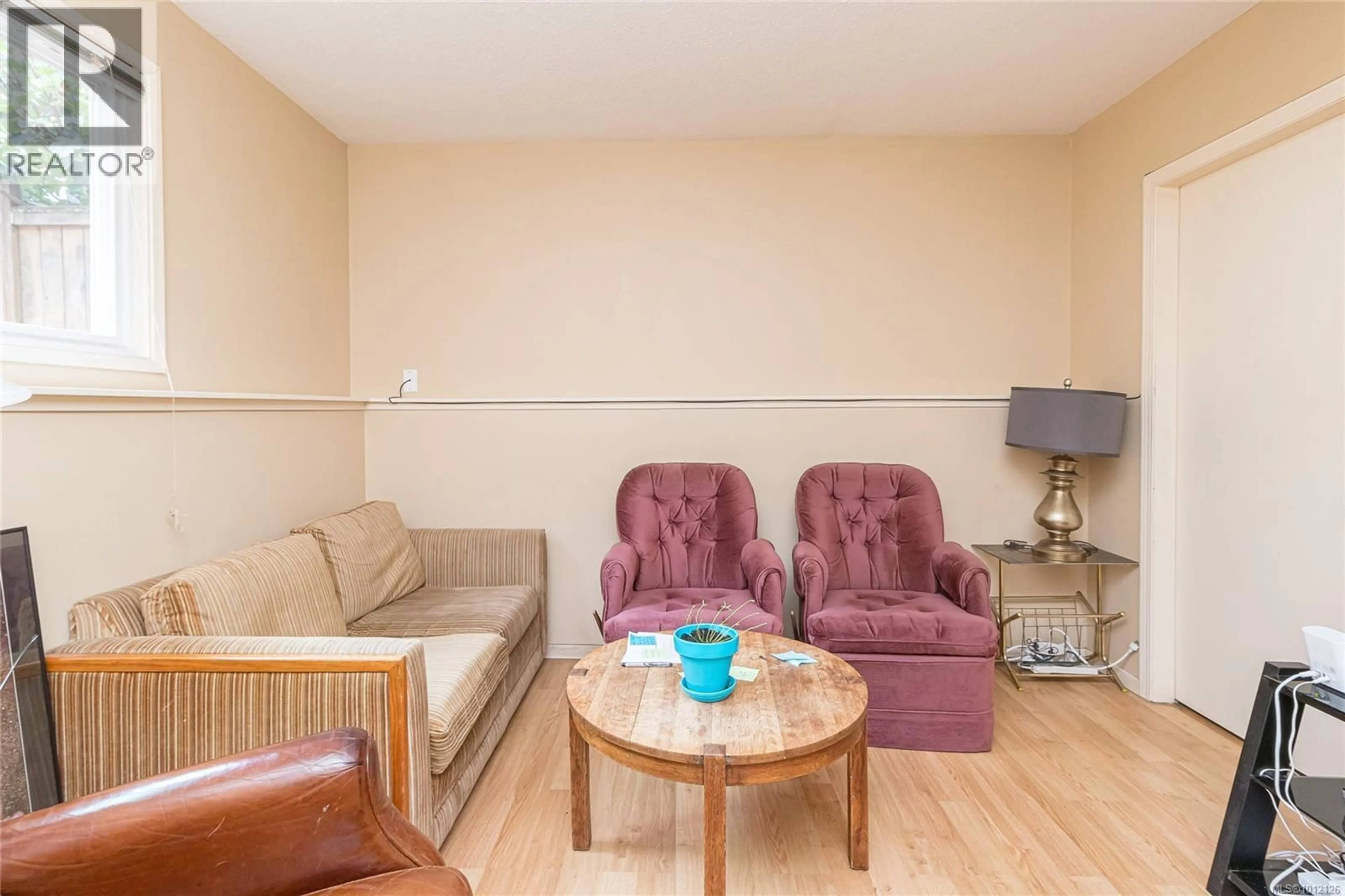 Living room with furniture, unknown for 3956 LONG GUN PLACE, Saanich British Columbia V8N3A9