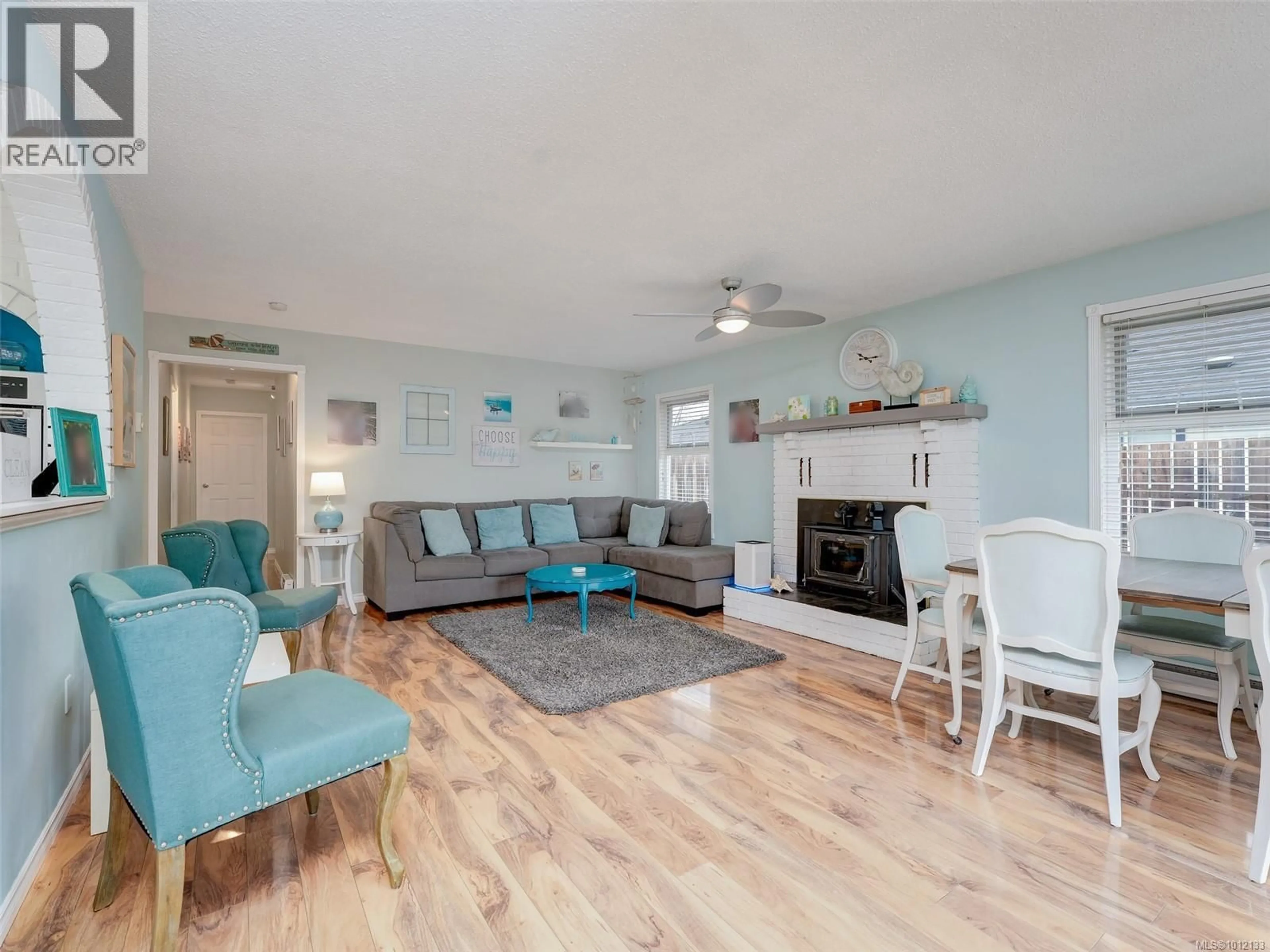 Living room with furniture, unknown for 6525 COUNTRY ROAD, Sooke British Columbia V9Z0W9