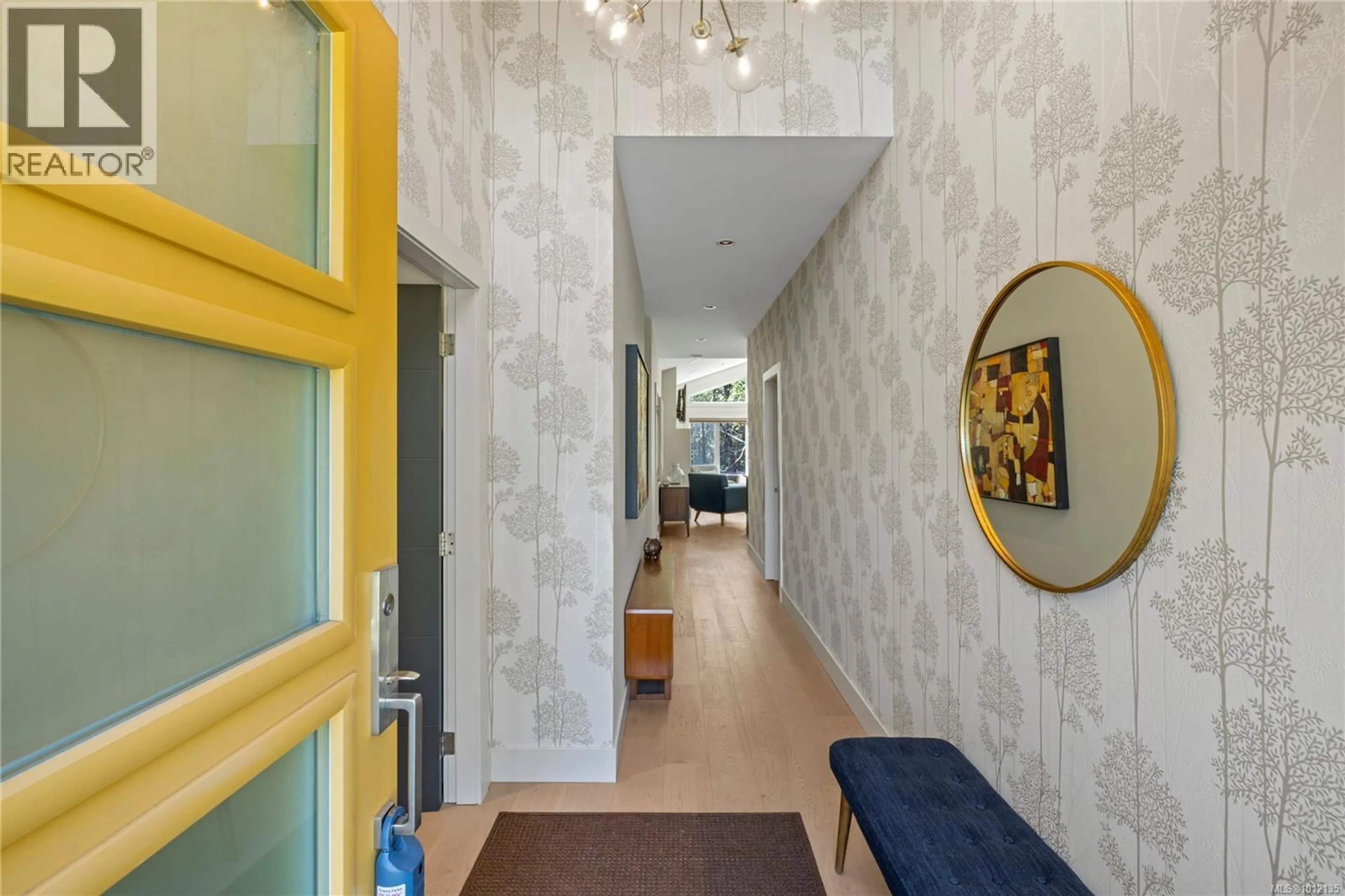 Indoor foyer for 228 CRESTLINE TERRACE, Nanaimo British Columbia V9T0G9