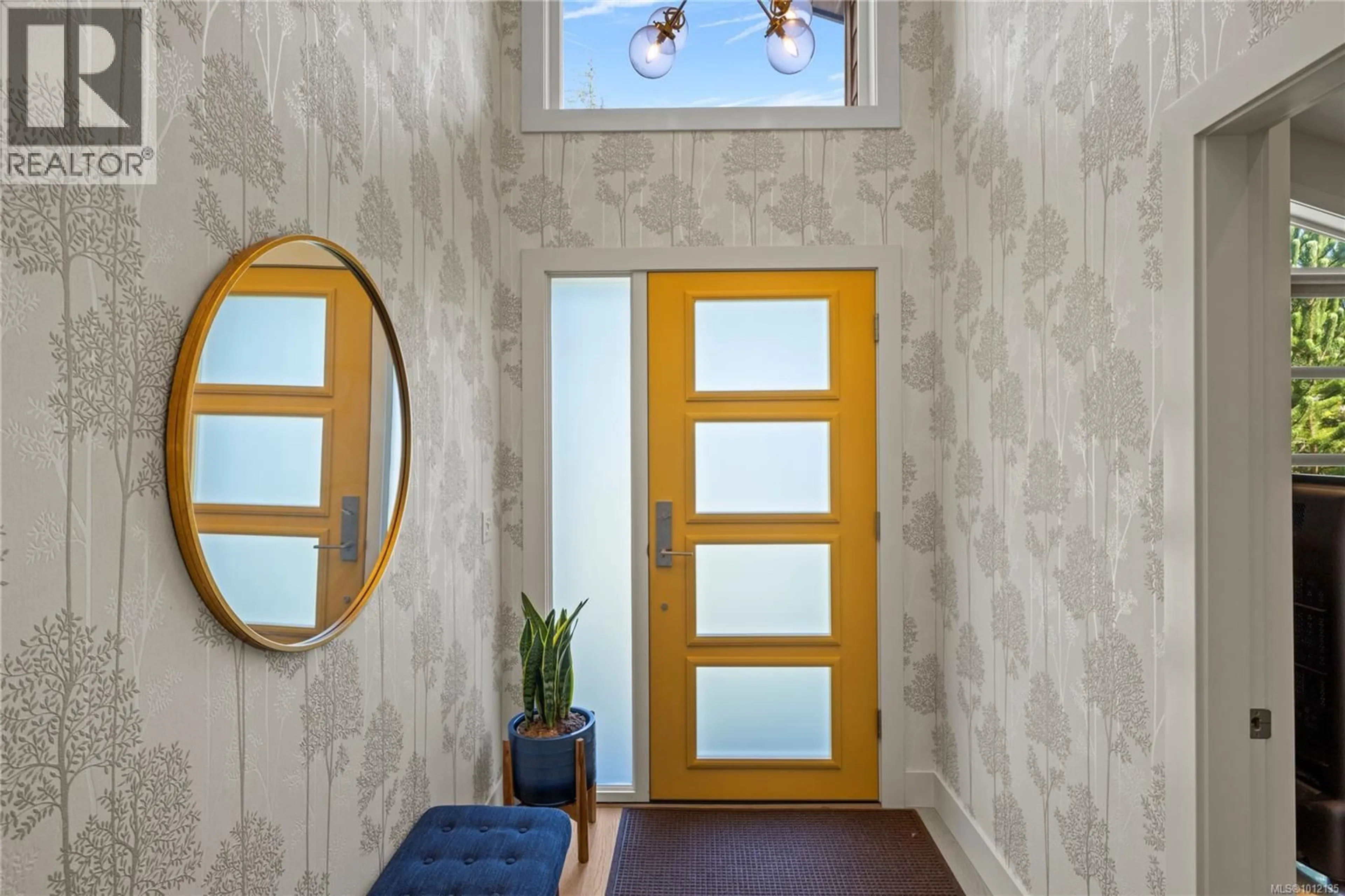 Indoor entryway for 228 CRESTLINE TERRACE, Nanaimo British Columbia V9T0G9