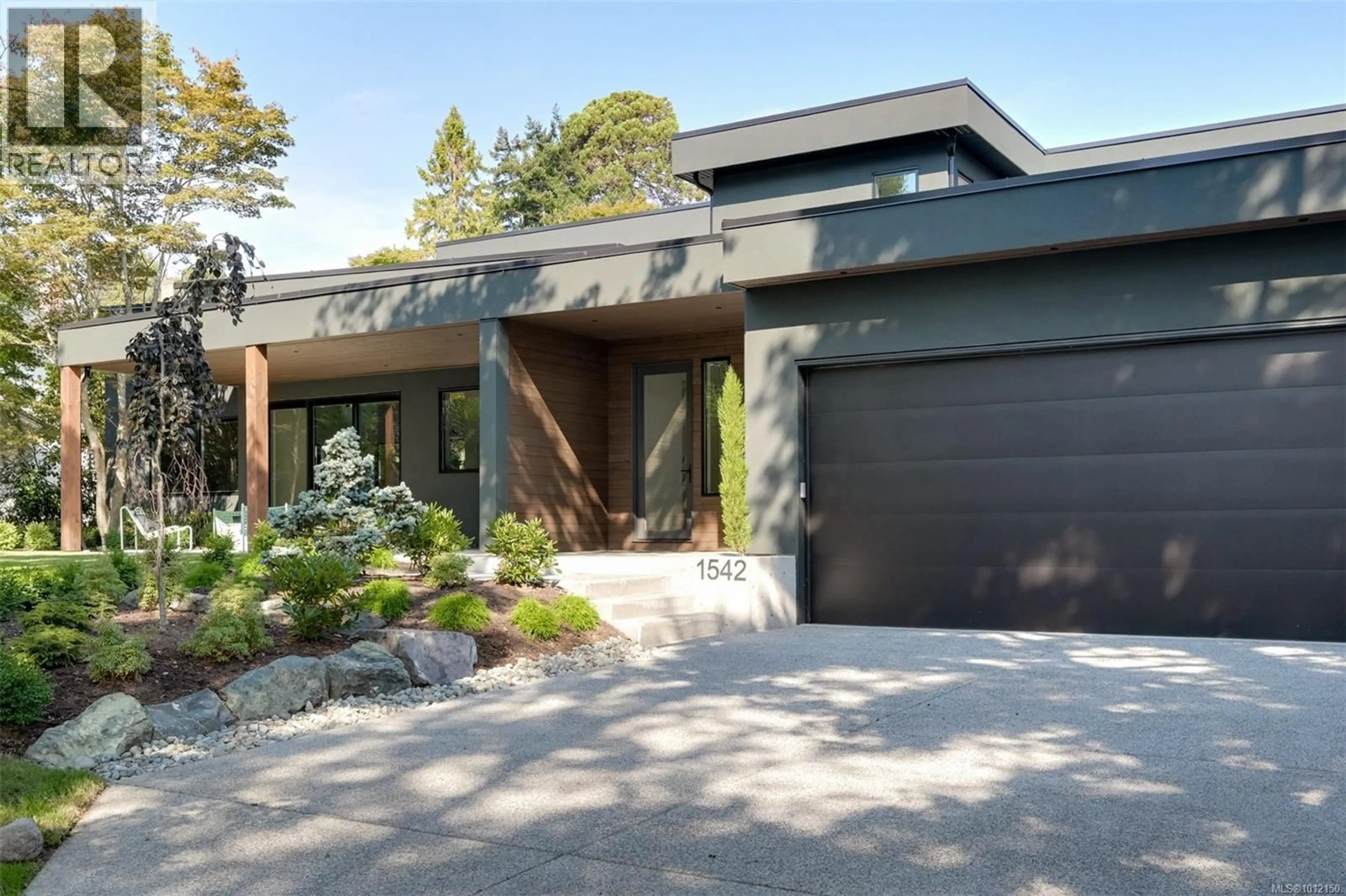 Home with brick exterior material, street for 1542 DESPARD AVENUE, Victoria British Columbia V8S1T3