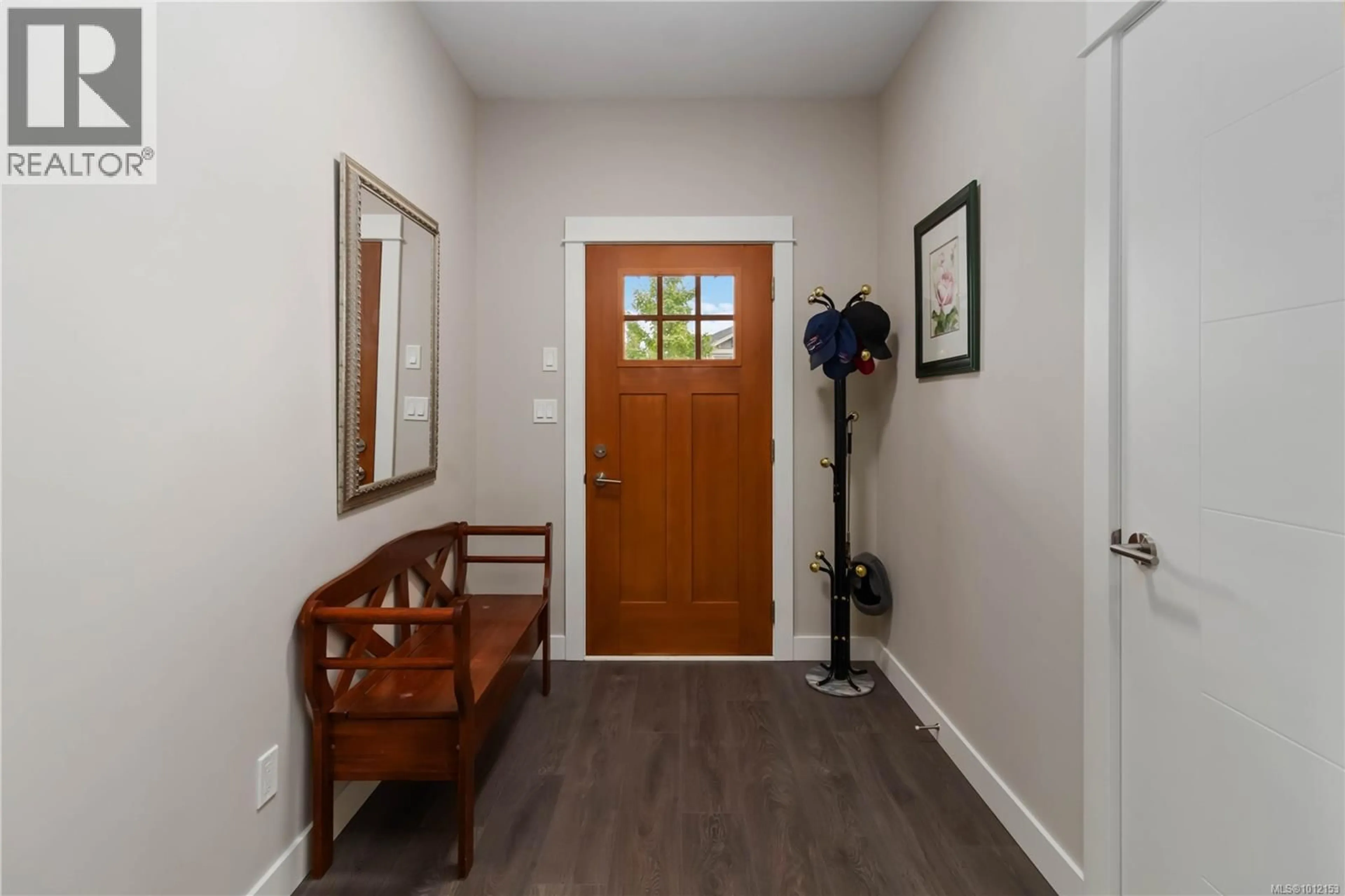 Indoor entryway for 3479 SPARROWHAWK AVENUE, Colwood British Columbia V9C0L9