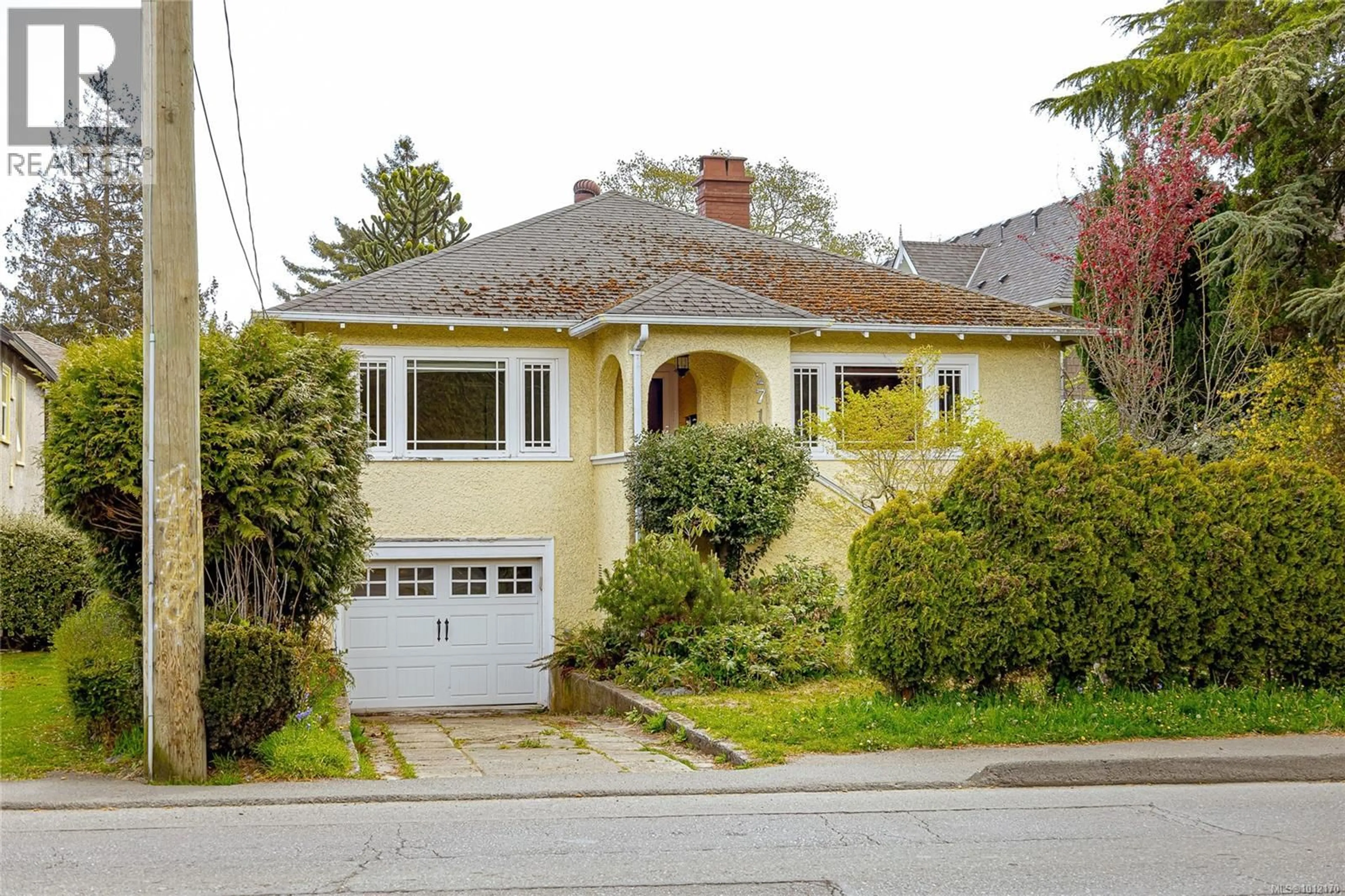 Home with brick exterior material, street for 2719 RICHMOND ROAD, Saanich British Columbia V8R4T2