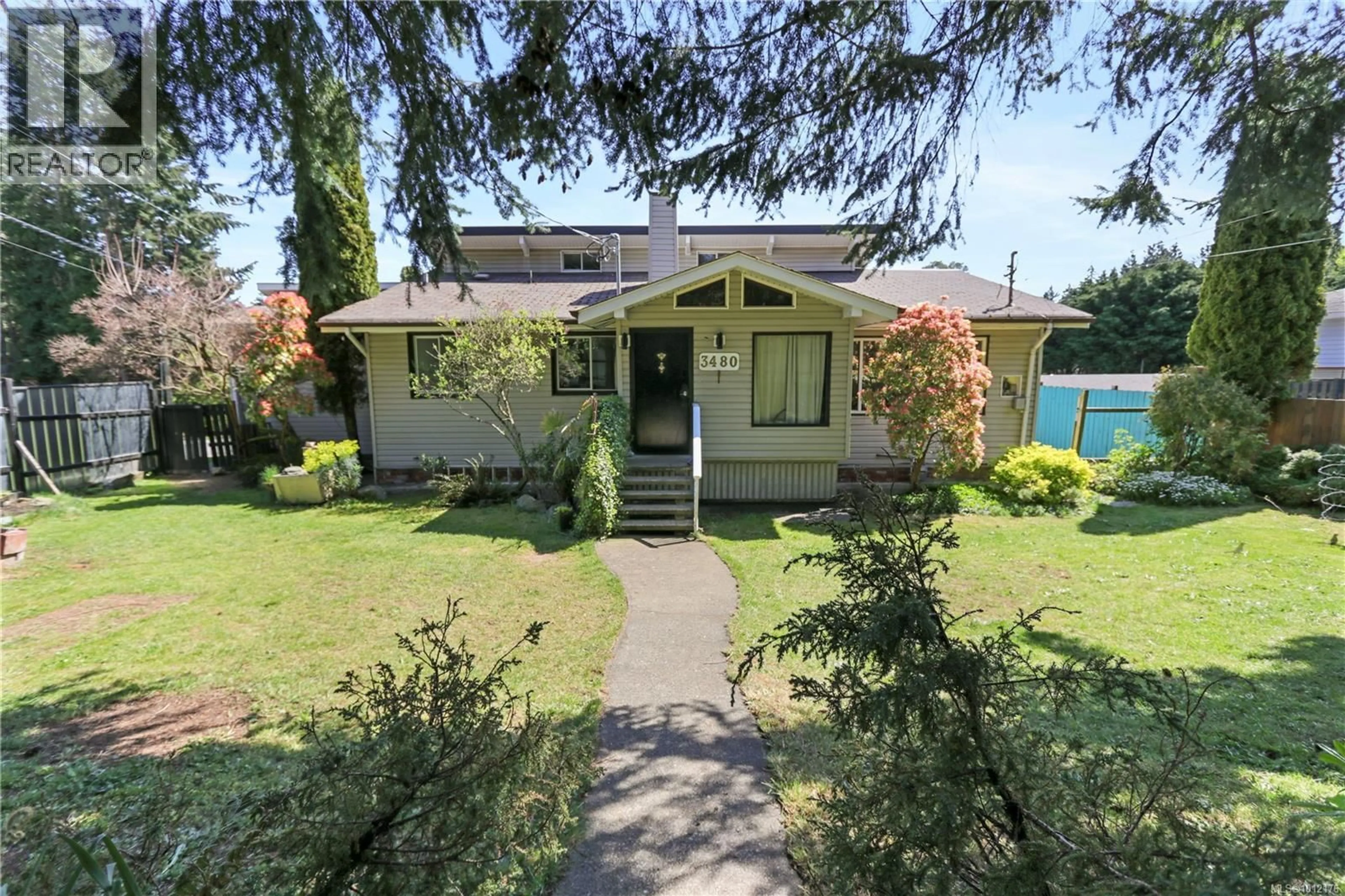 A pic from outside/outdoor area/front of a property/back of a property/a pic from drone, street for 3480 HAMMOND BAY ROAD, Nanaimo British Columbia V9T1E6