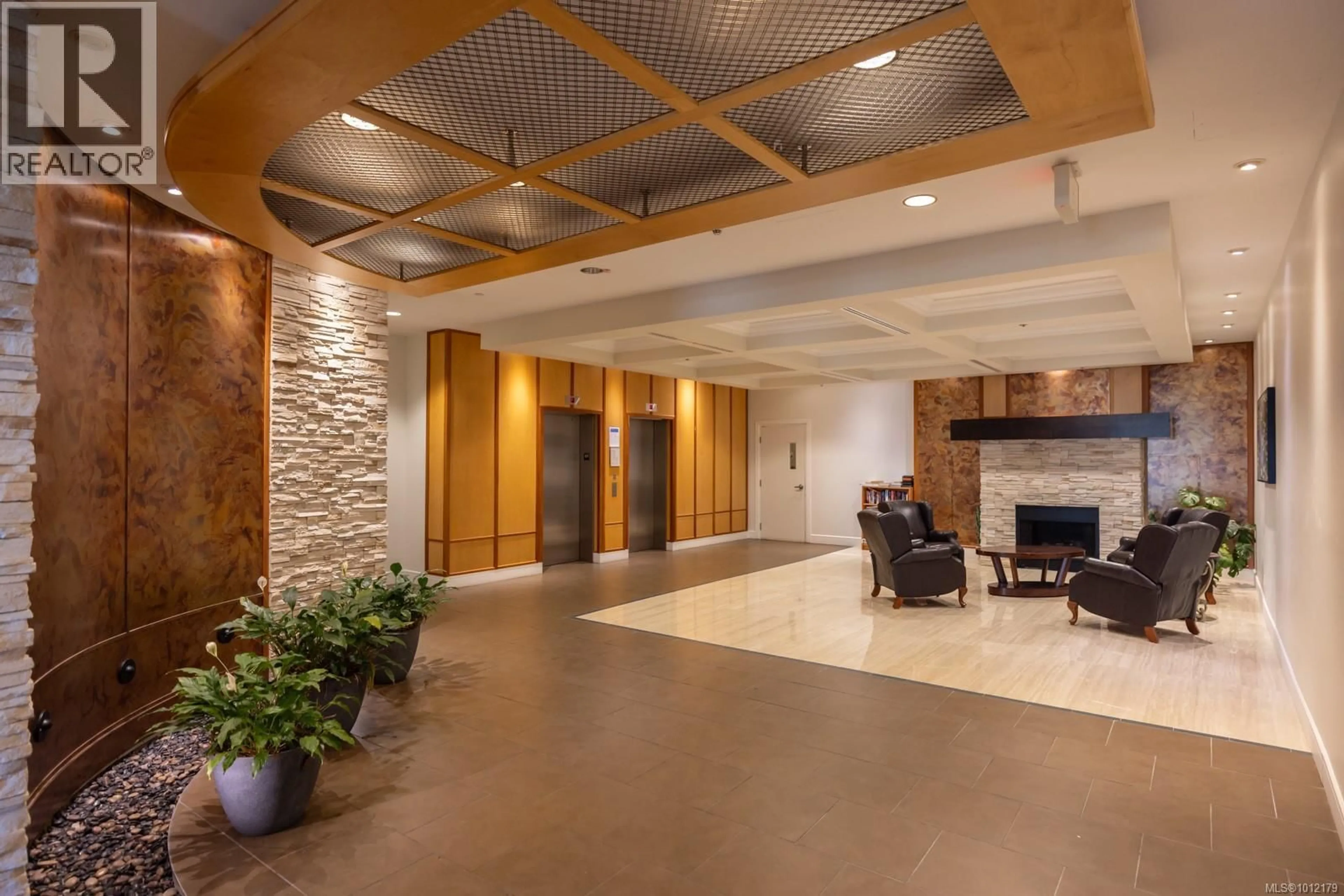 Lobby for 404 - 1325 BEAR MOUNTAIN PARKWAY, Langford British Columbia V9B6T8