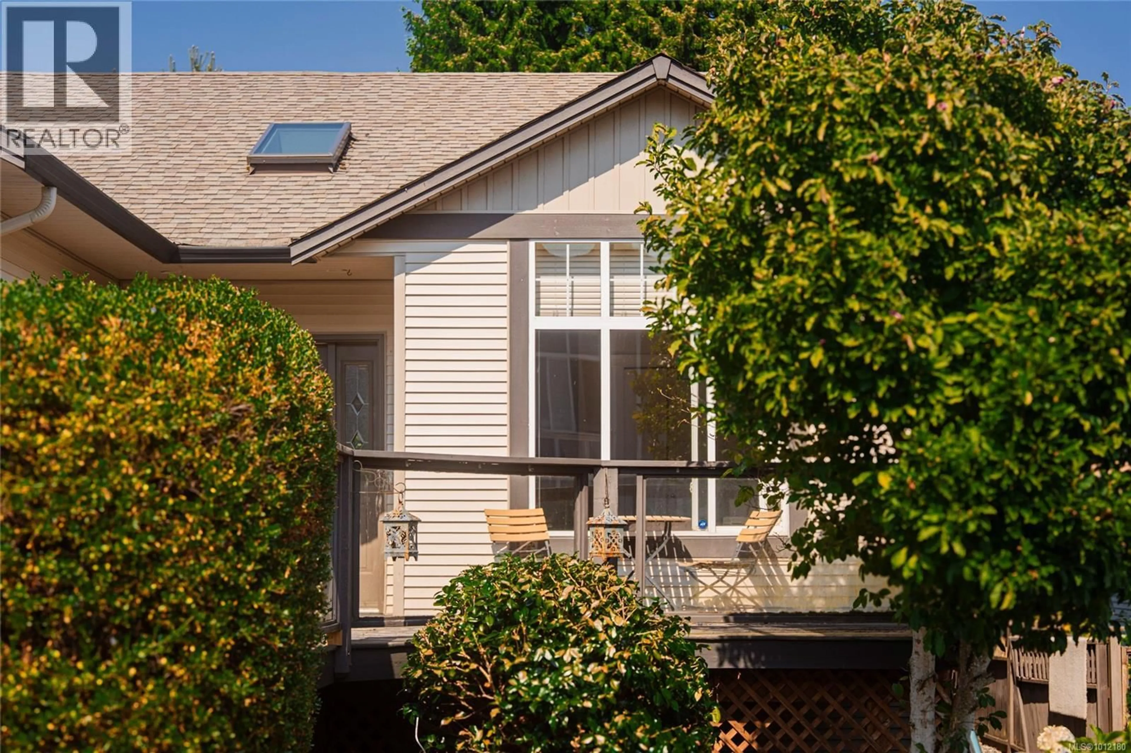 Home with vinyl exterior material, street for 1072 SILVER MOUNTAIN DRIVE, Nanaimo British Columbia V9R7E2