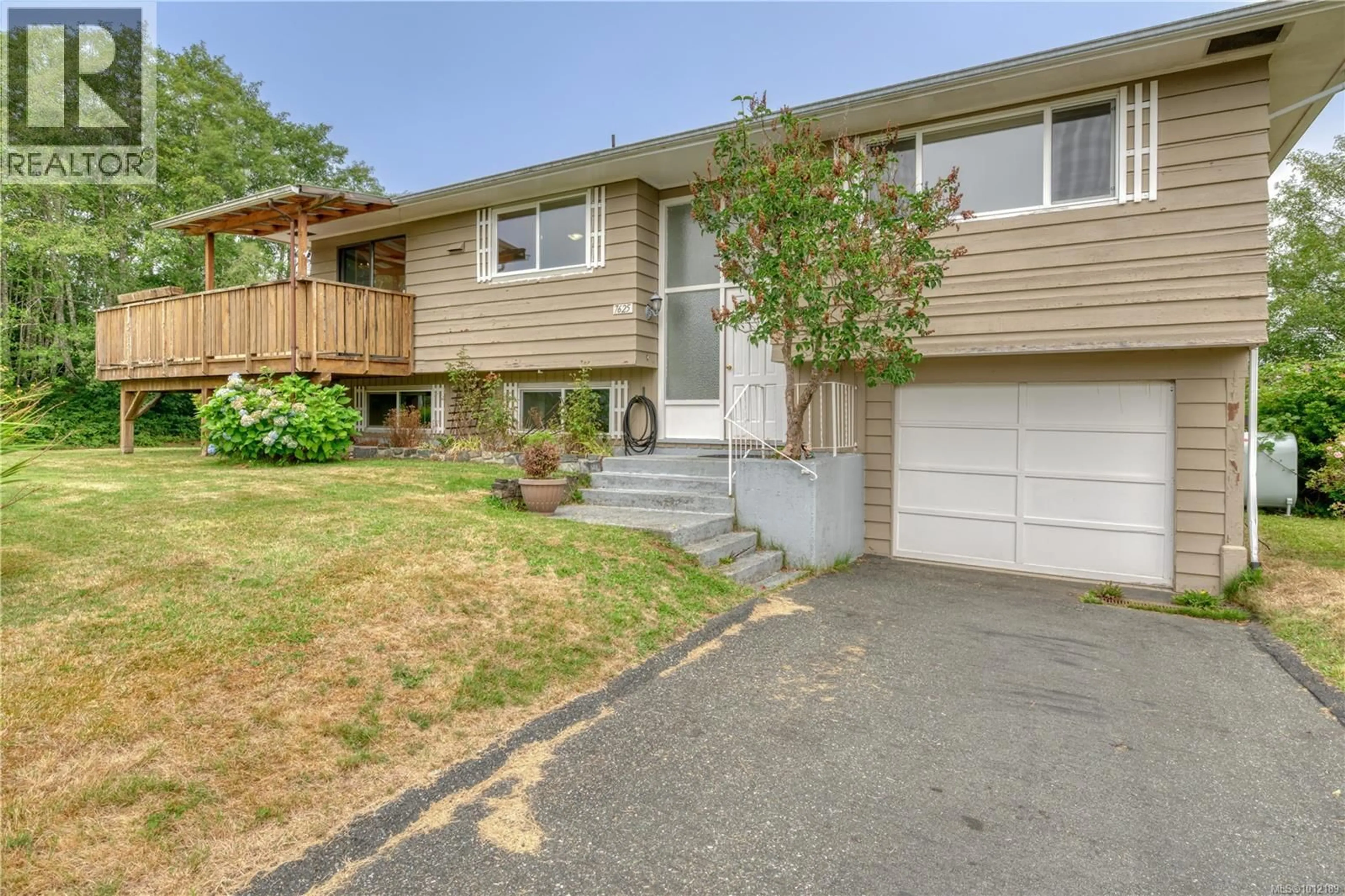 Home with vinyl exterior material, street for 7625 GLACIER CRESCENT WEST, Port Hardy British Columbia V0N2P0