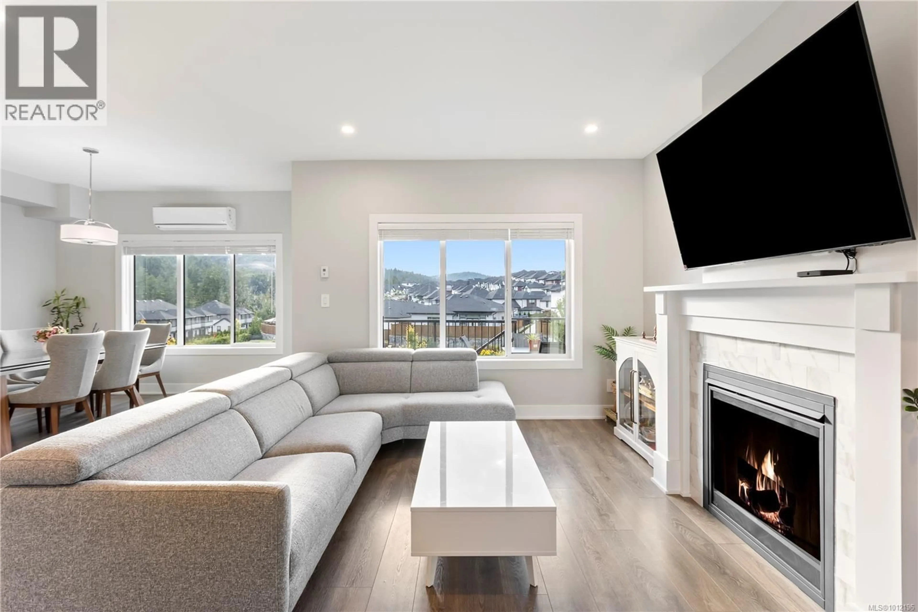 Living room with furniture, unknown for 2768 CELESTIAL COURT, Langford British Columbia V9B3R6