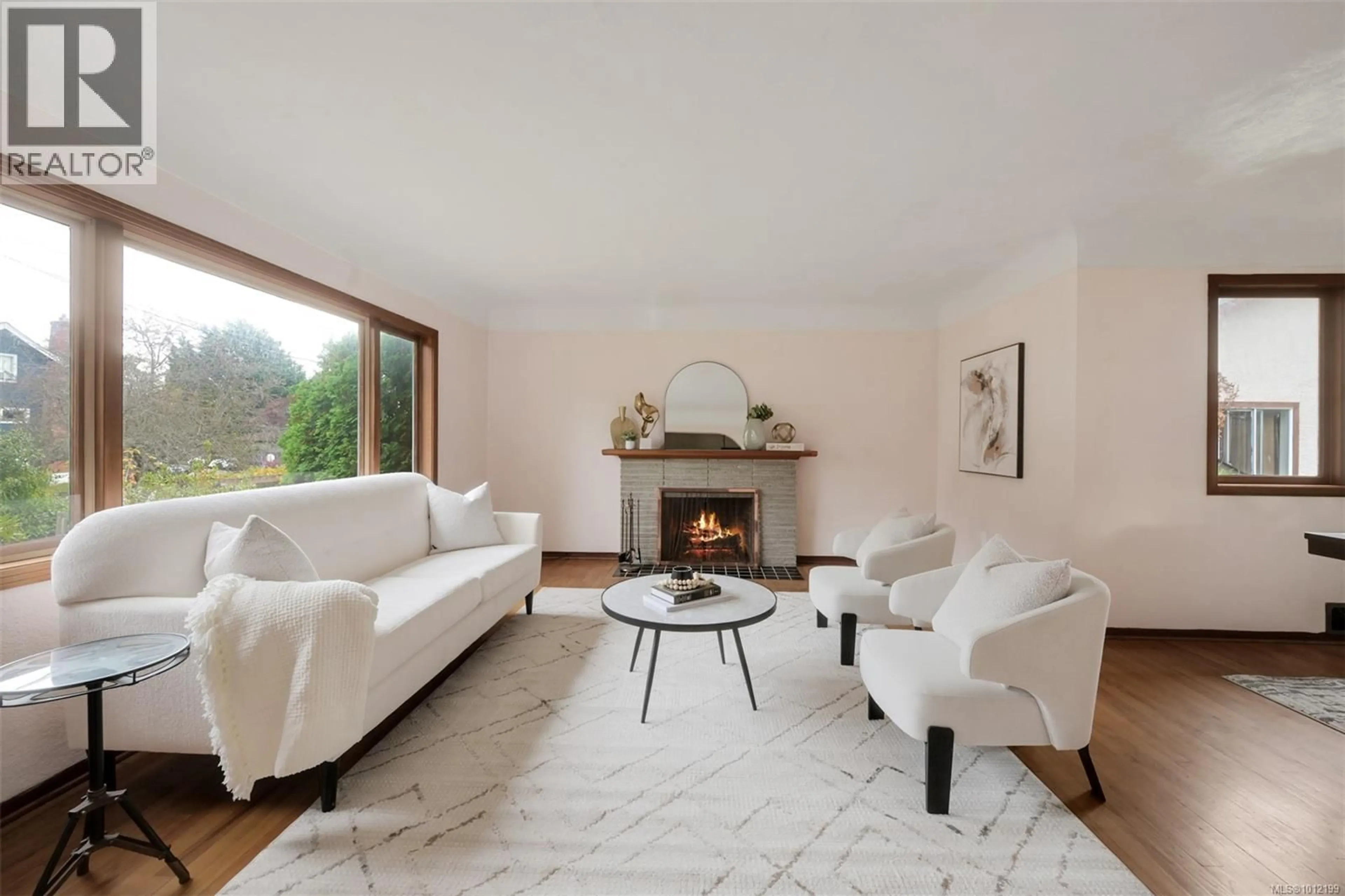 Living room with furniture, unknown for 2612 BLACKWOOD STREET, Victoria British Columbia V8T3W3