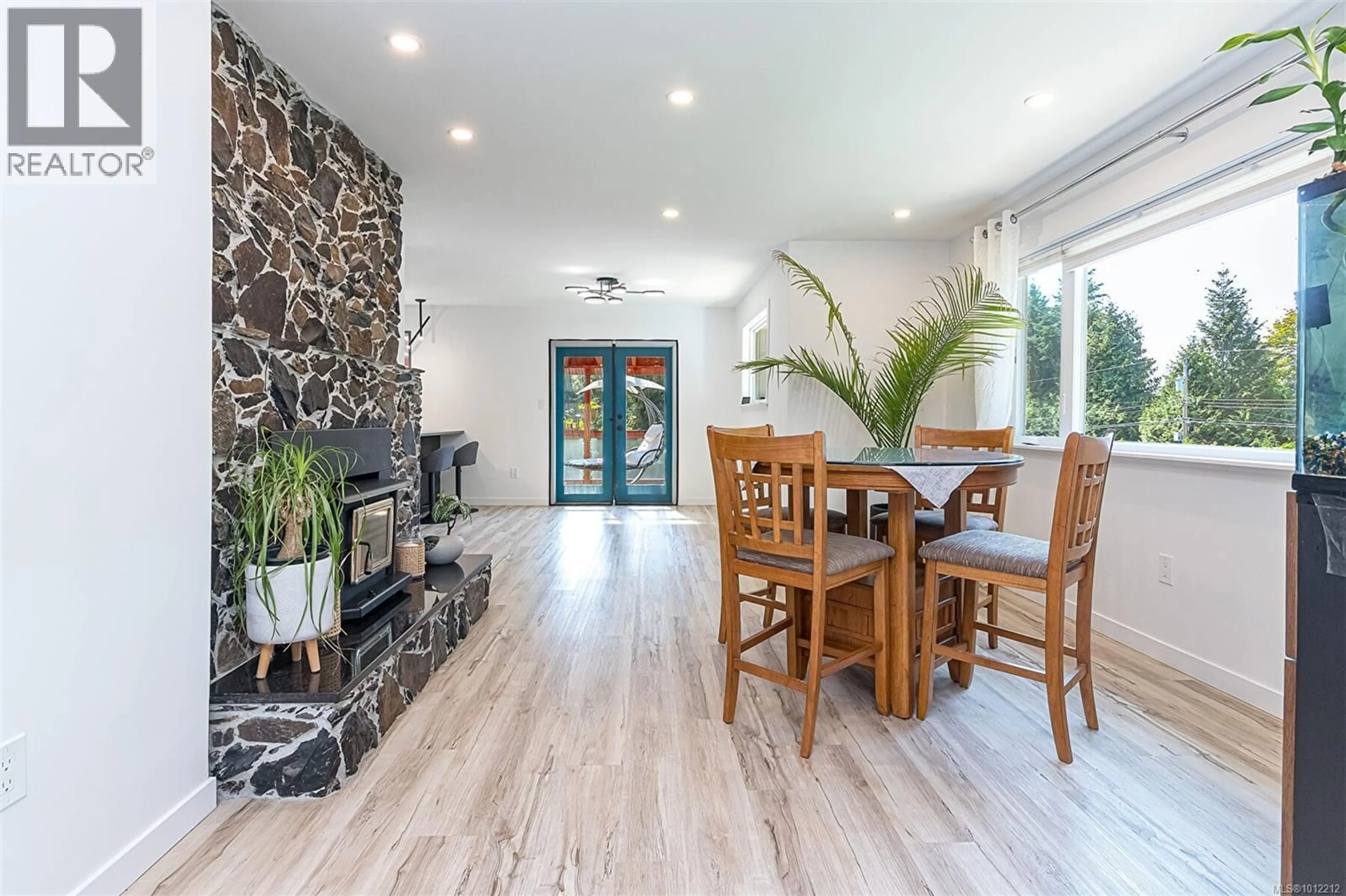 Dining room, wood/laminate floor for 1034 COWERD ROAD, Cobble Hill British Columbia V8H0G9